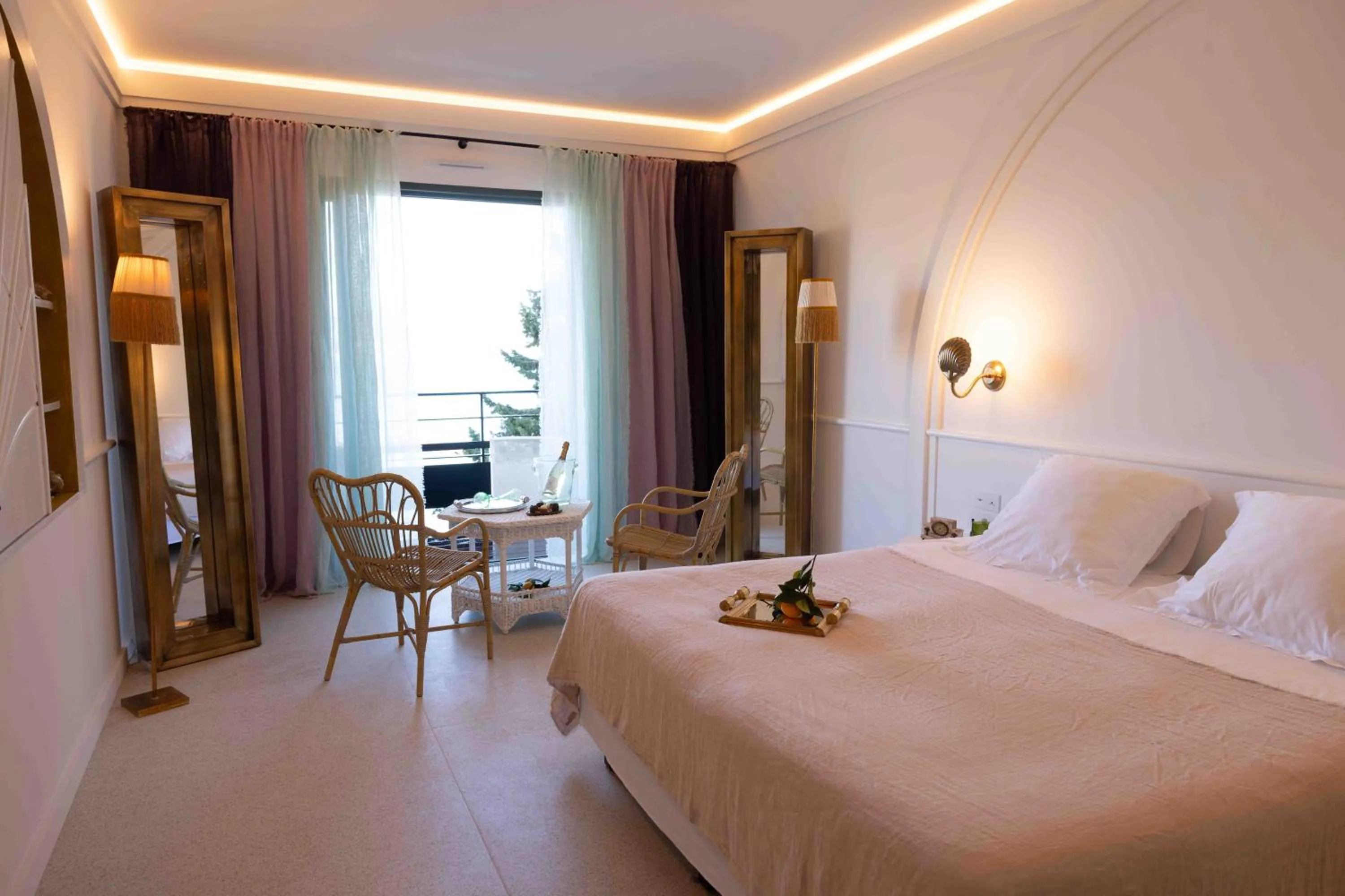 Bed in Château de Théoule