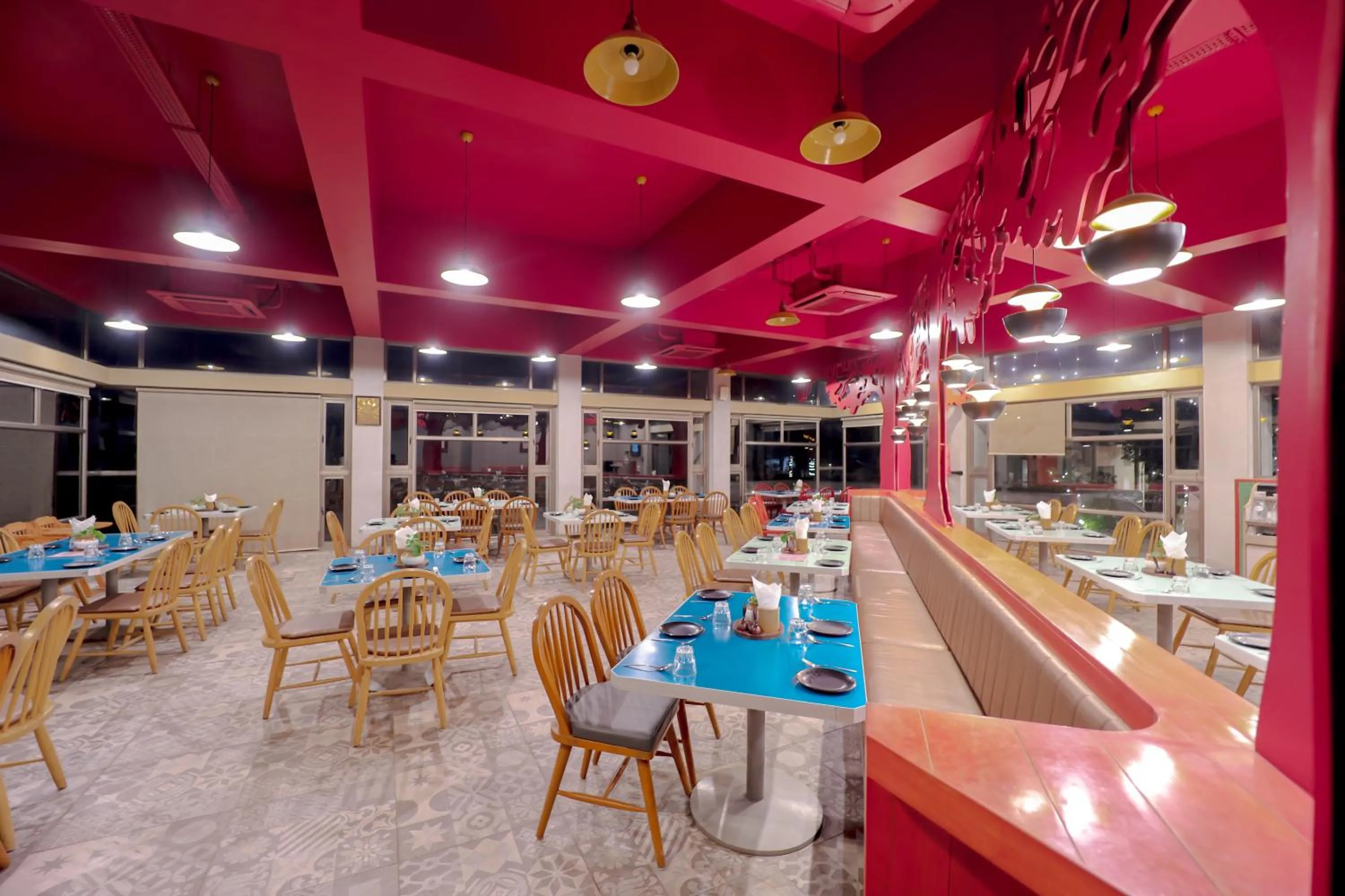 Restaurant/places to eat in Pride Resort Ambaji