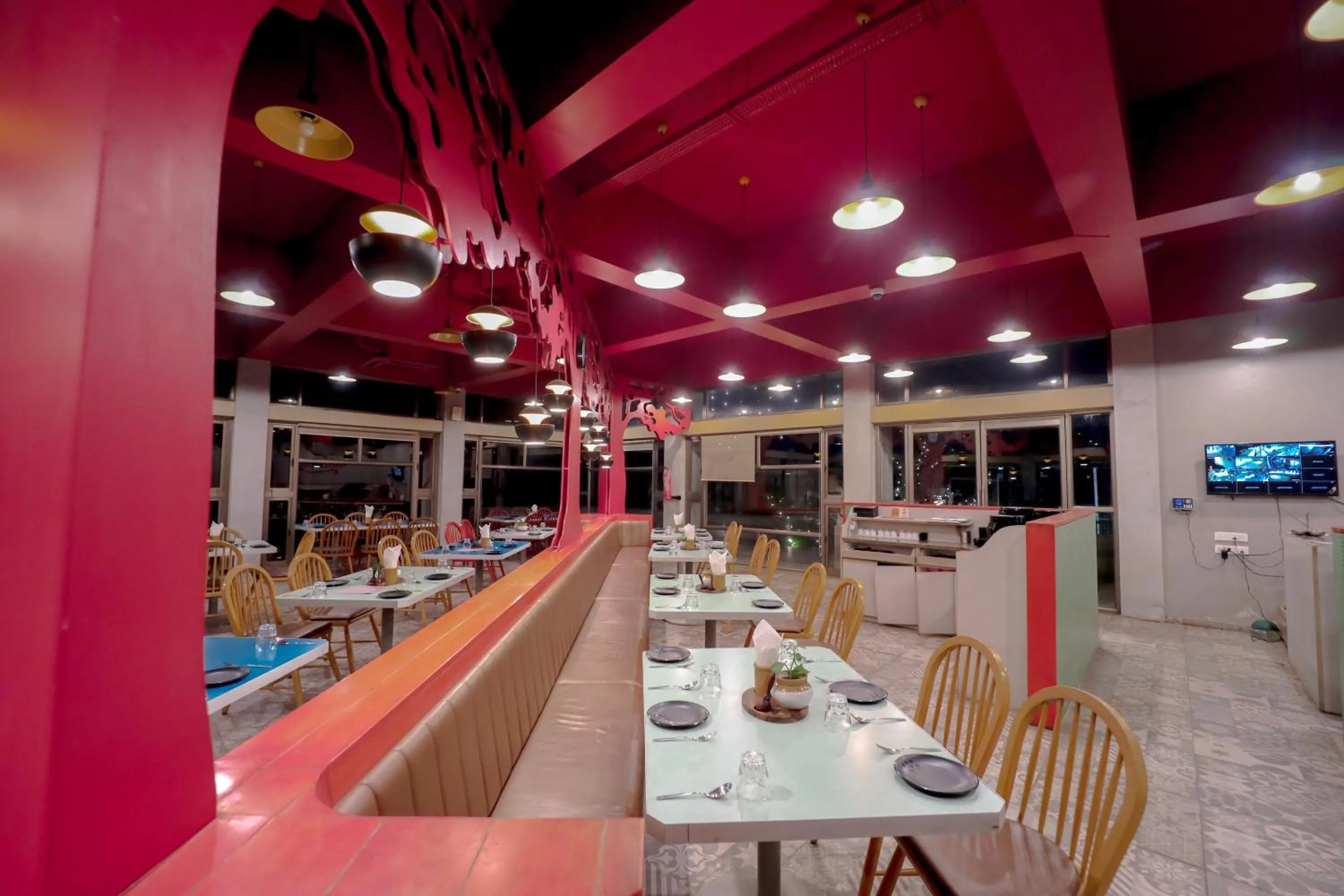 Restaurant/places to eat in Pride Resort Ambaji