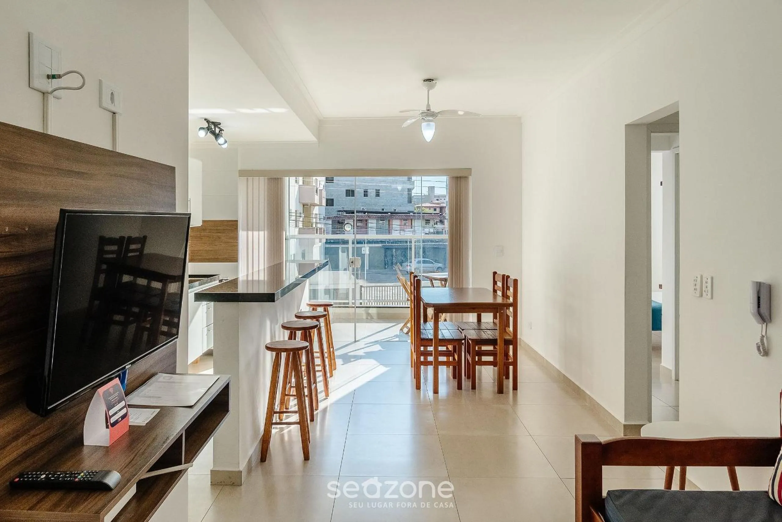 TV and multimedia in RJI - Apartamentos próximos da praia de Itaguá