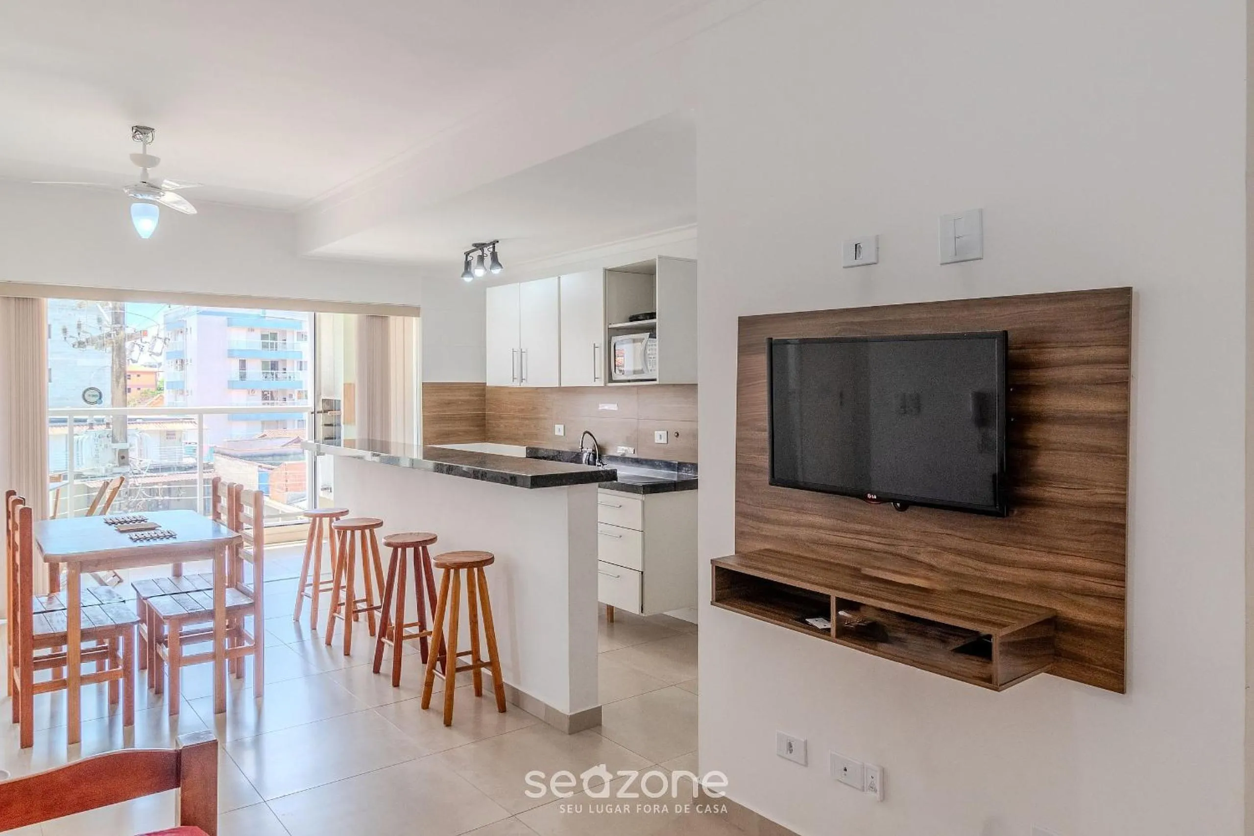 TV and multimedia in RJI - Apartamentos próximos da praia de Itaguá