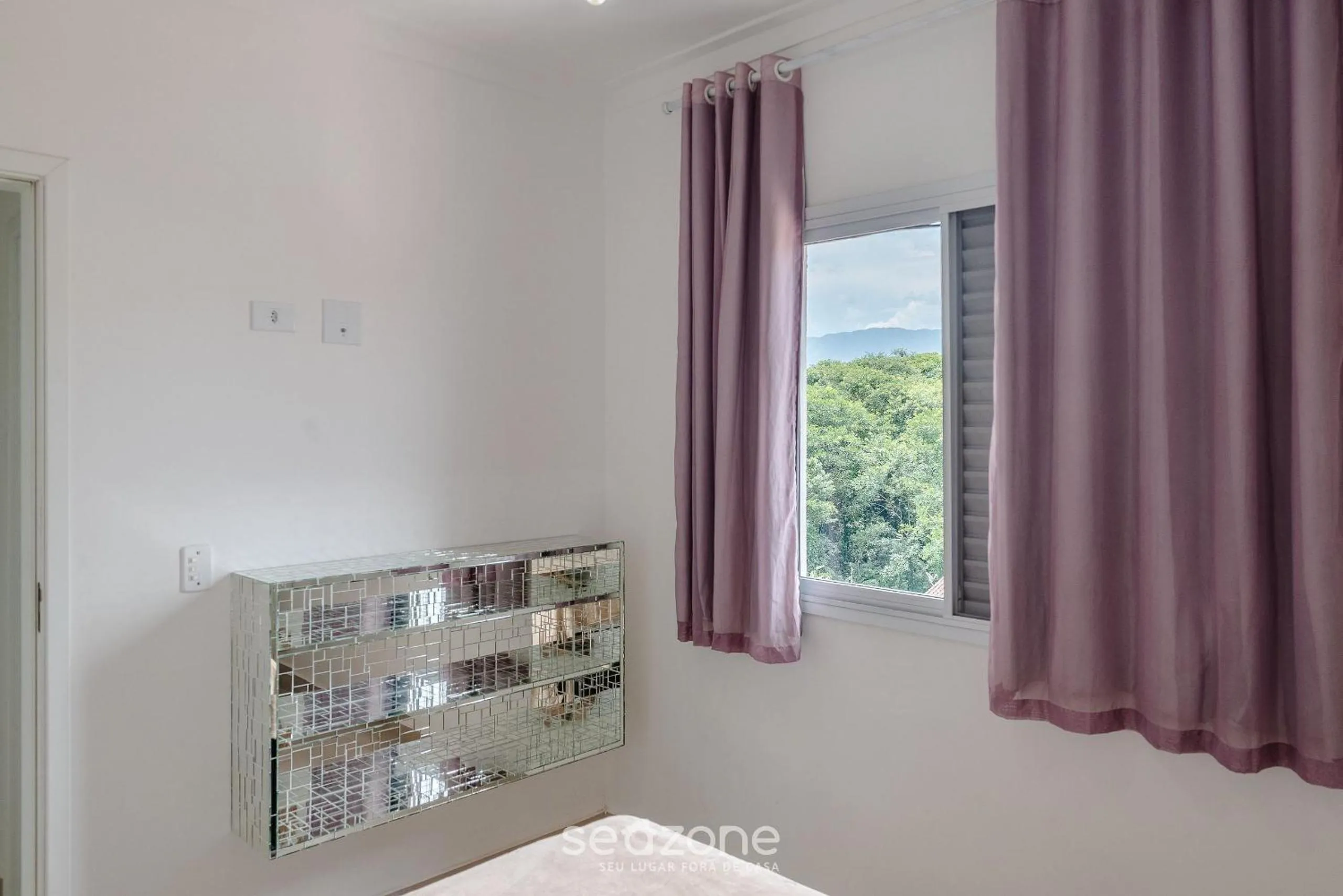 Bedroom, Bed in RJI - Apartamentos próximos da praia de Itaguá