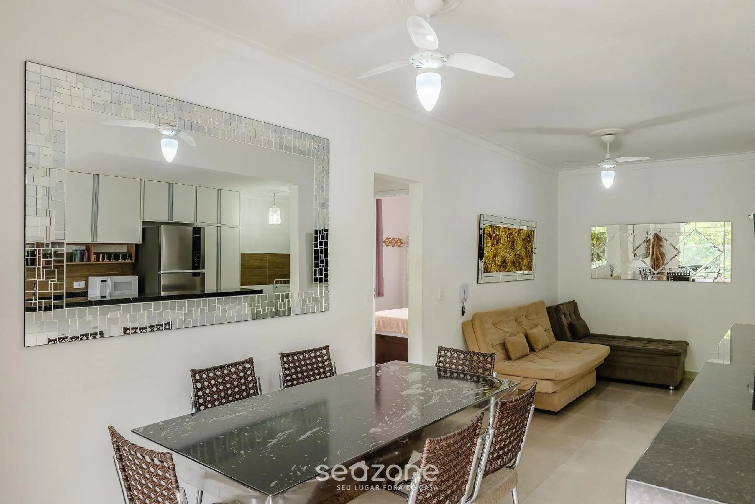 Dining area in RJI - Apartamentos próximos da praia de Itaguá
