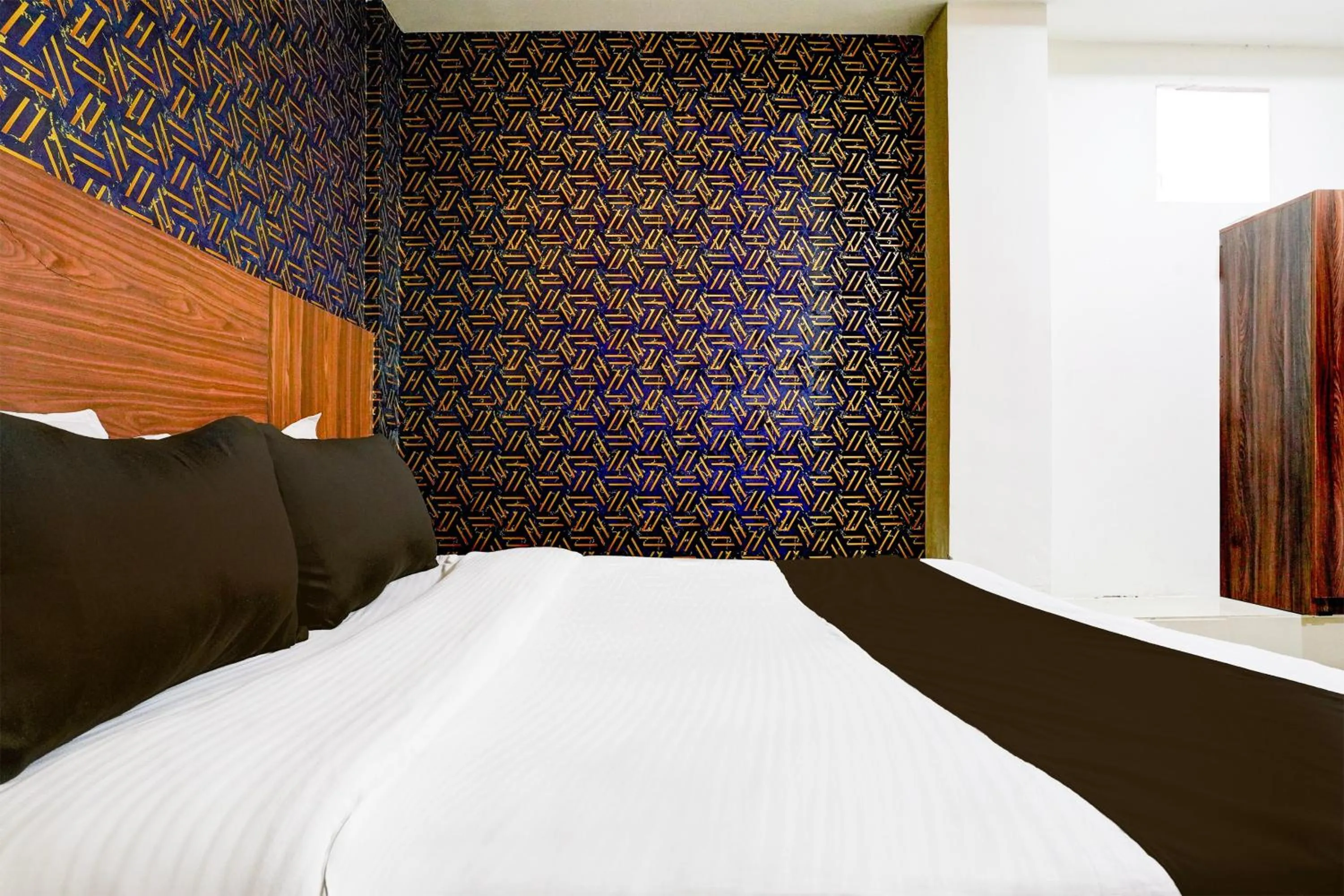 Bedroom, Bed in Hotel O by OYO Angel Park