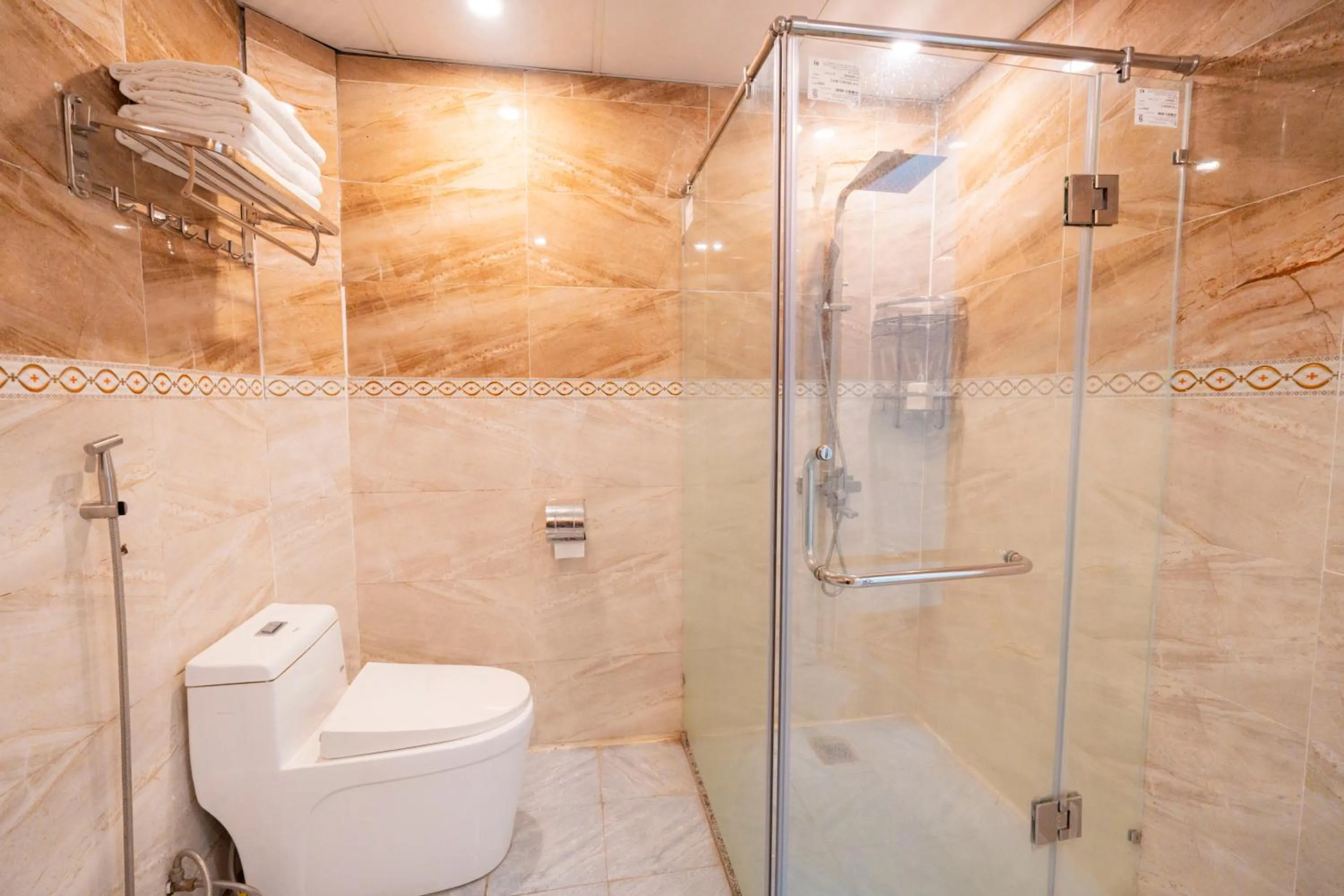 Toilet in Biển Đông COMPLEX