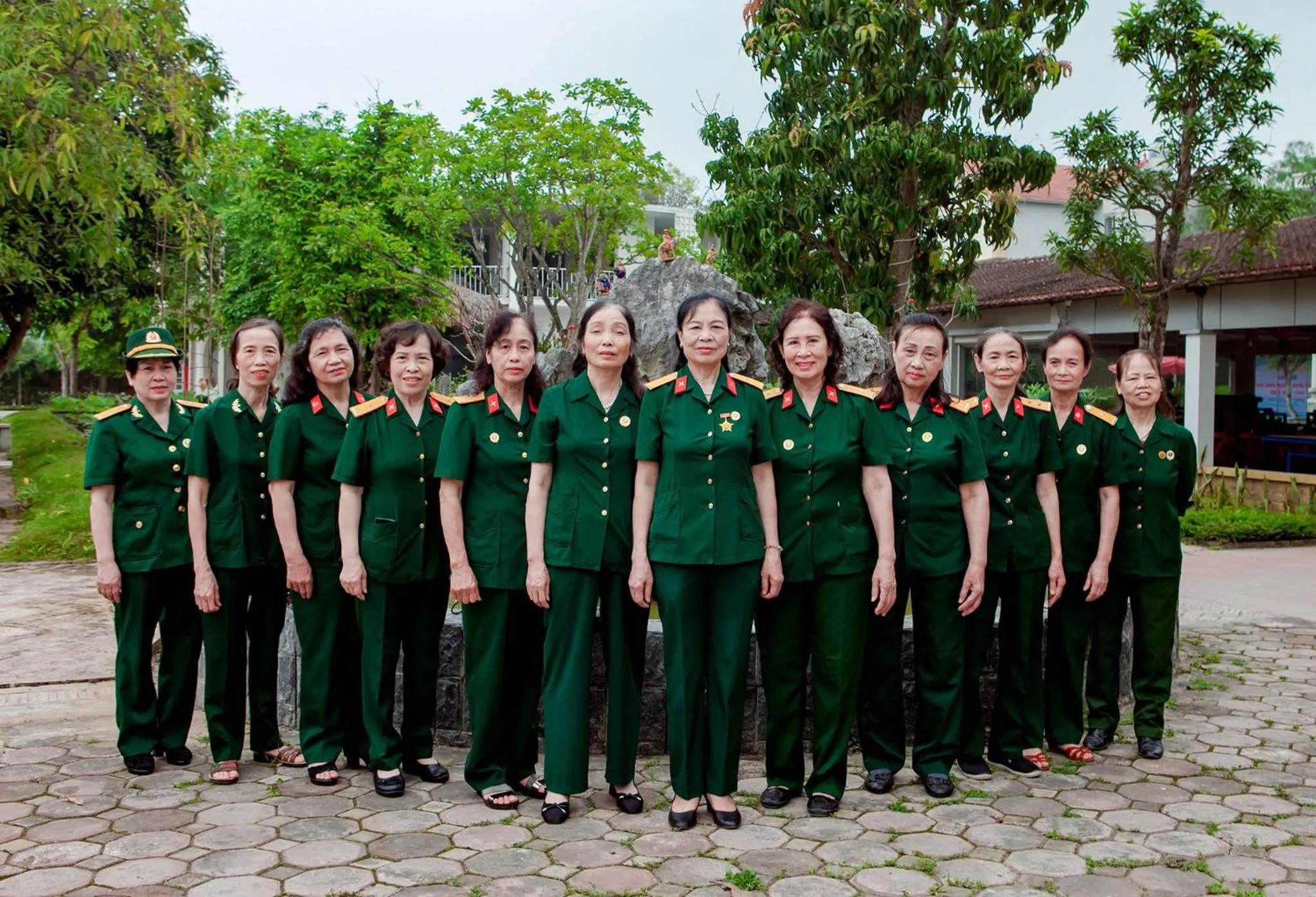 group of guests in Biển Đông COMPLEX