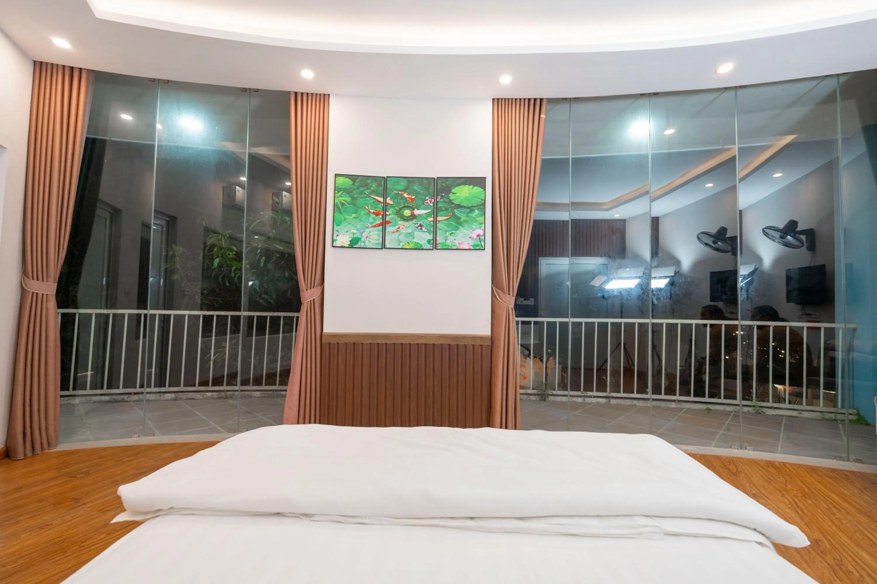 Bed in Biển Đông COMPLEX