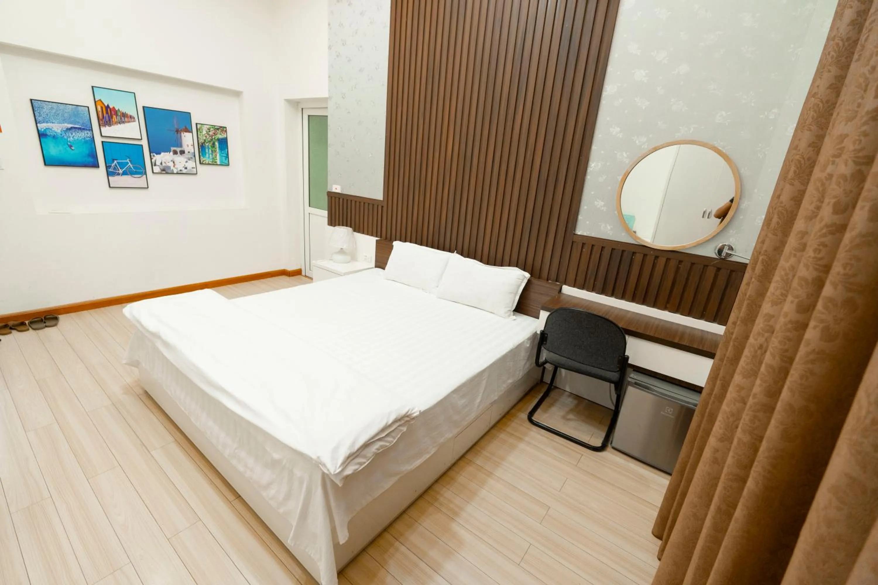 Bed in Biển Đông COMPLEX