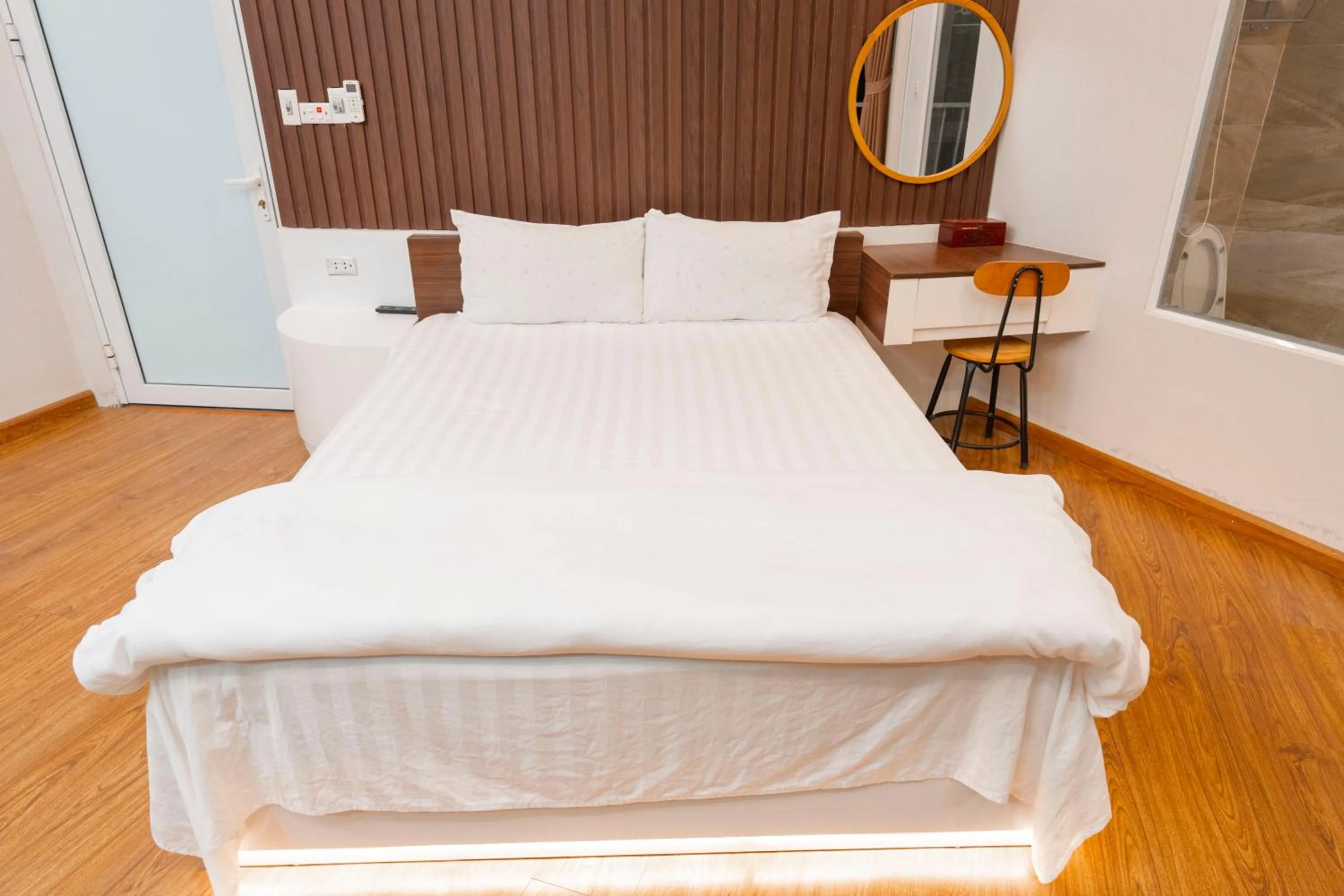 Bed in Biển Đông COMPLEX