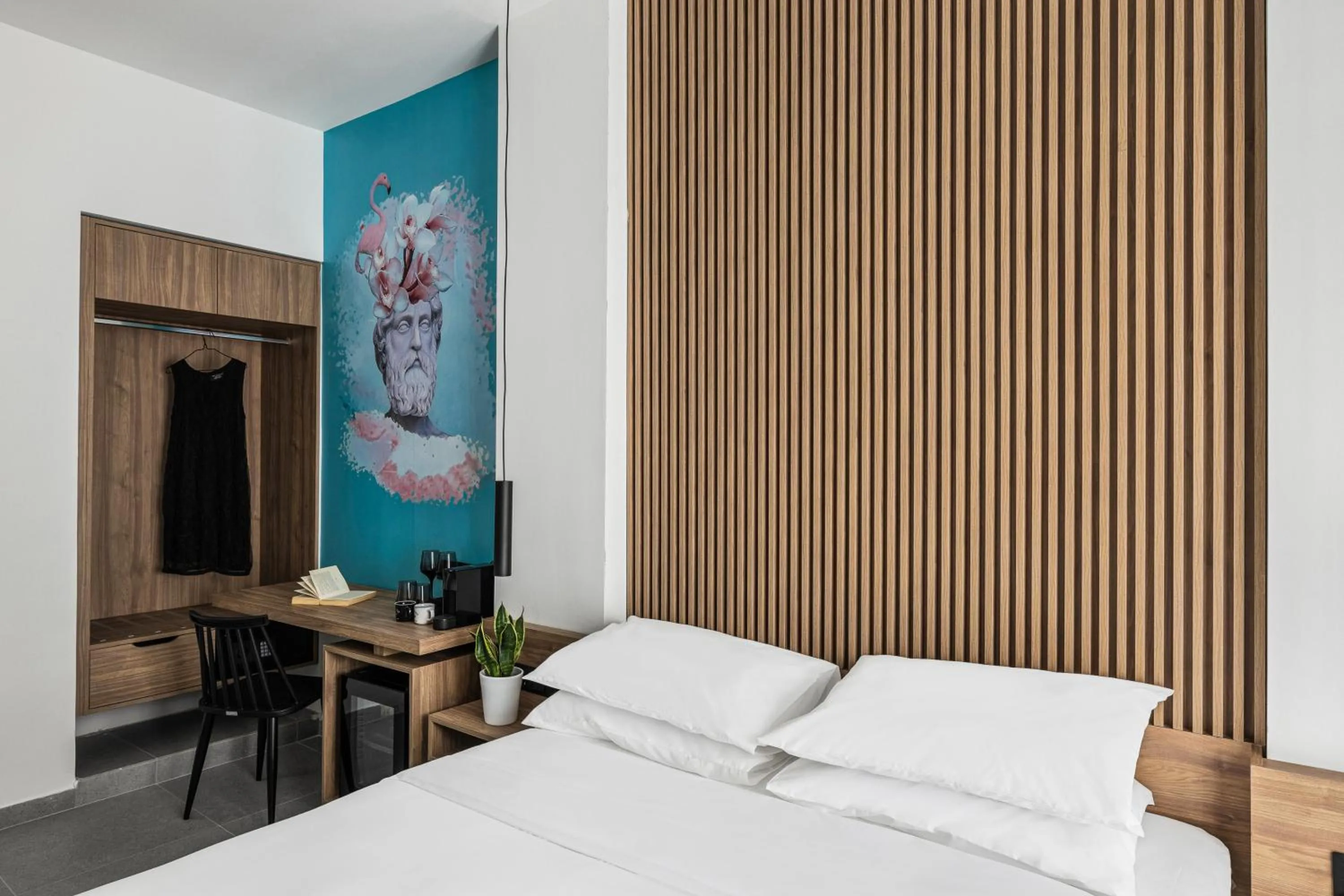 Bedroom, Bed in The Q Hotel