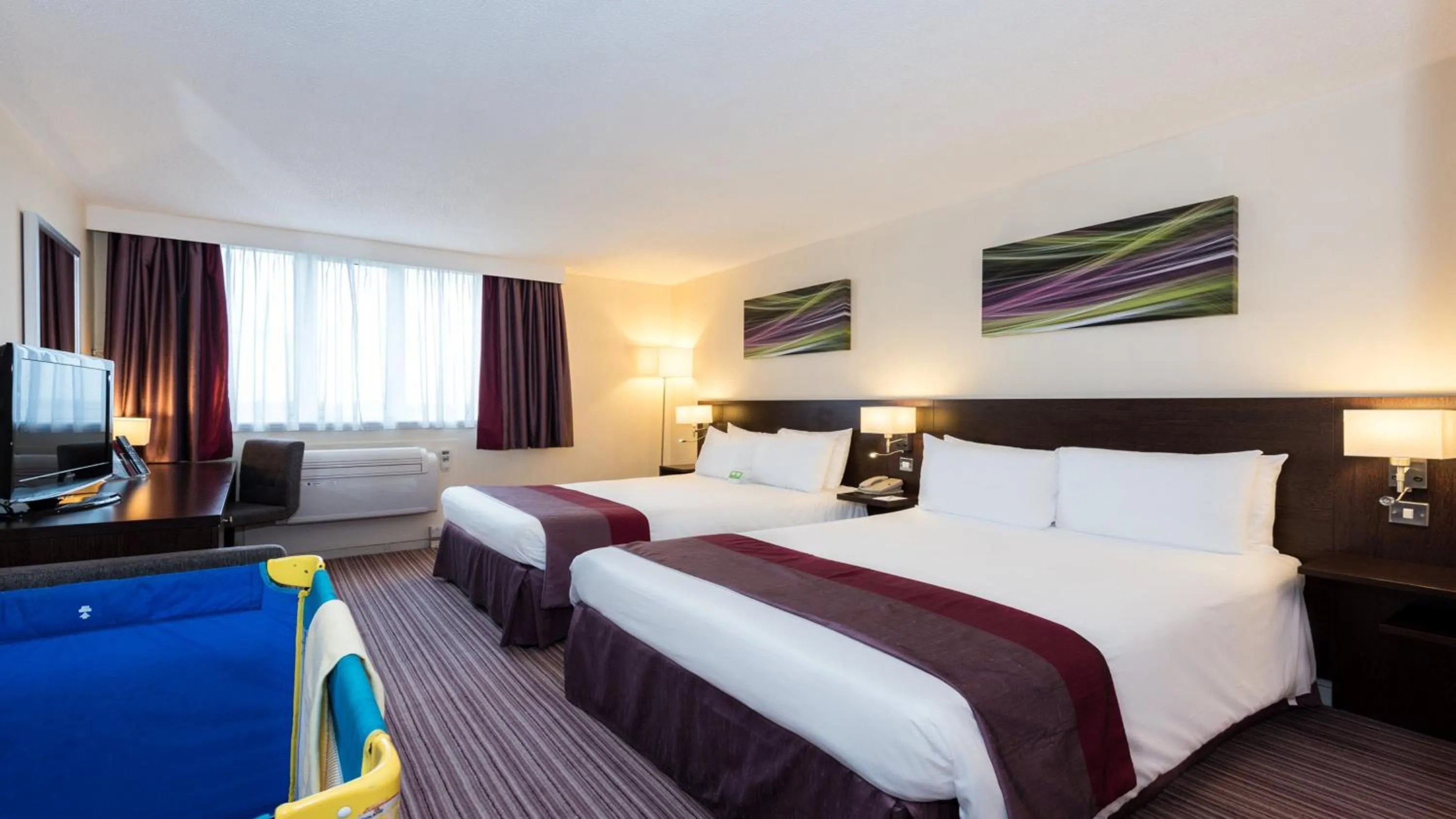 Photo of the whole room, Bed in Holiday Inn Slough Windsor by IHG