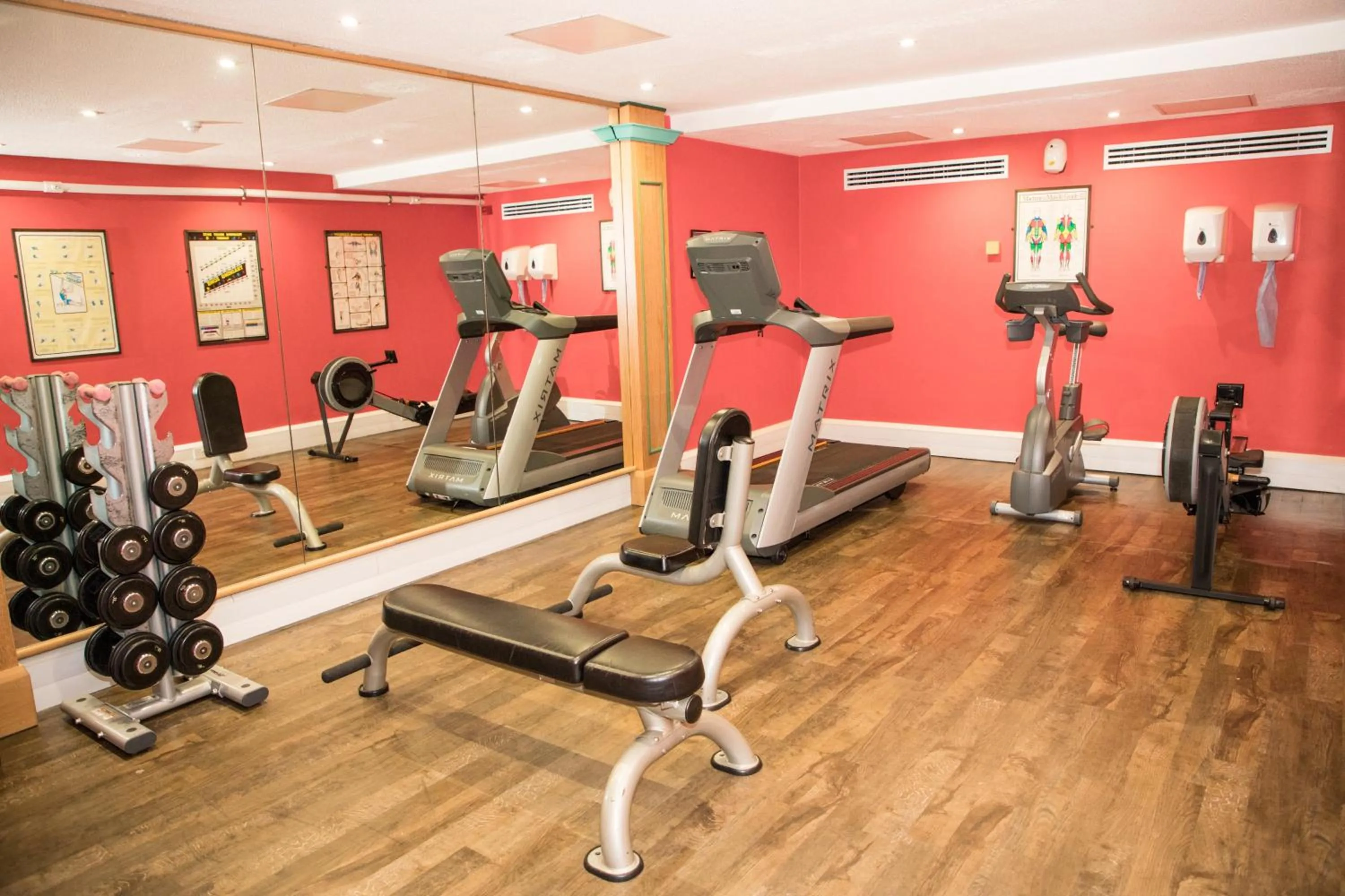 Fitness centre/facilities in Holiday Inn Slough Windsor by IHG