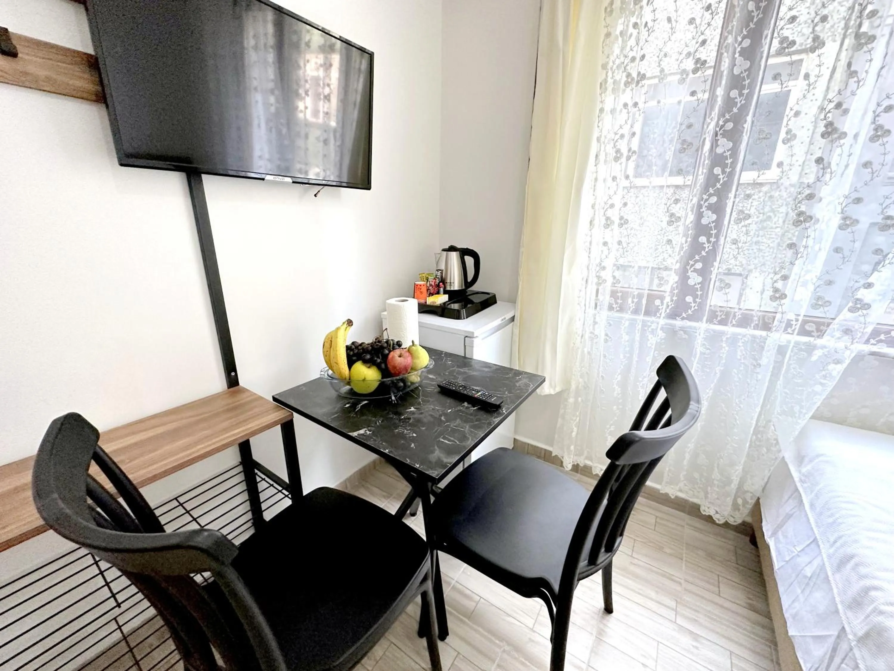 Coffee/tea facilities in Menesa Hotel