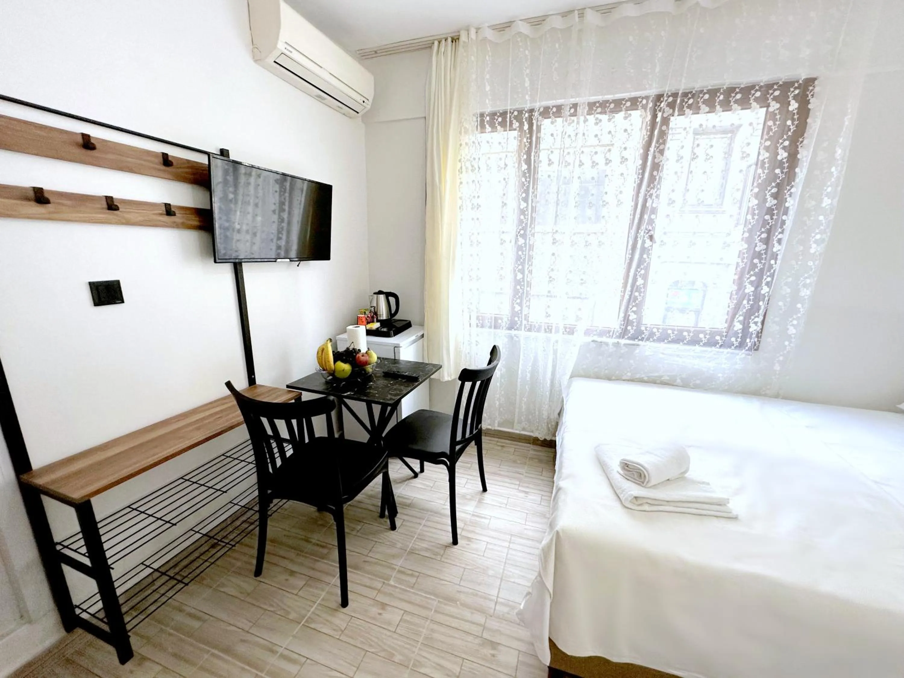 TV and multimedia in Menesa Hotel