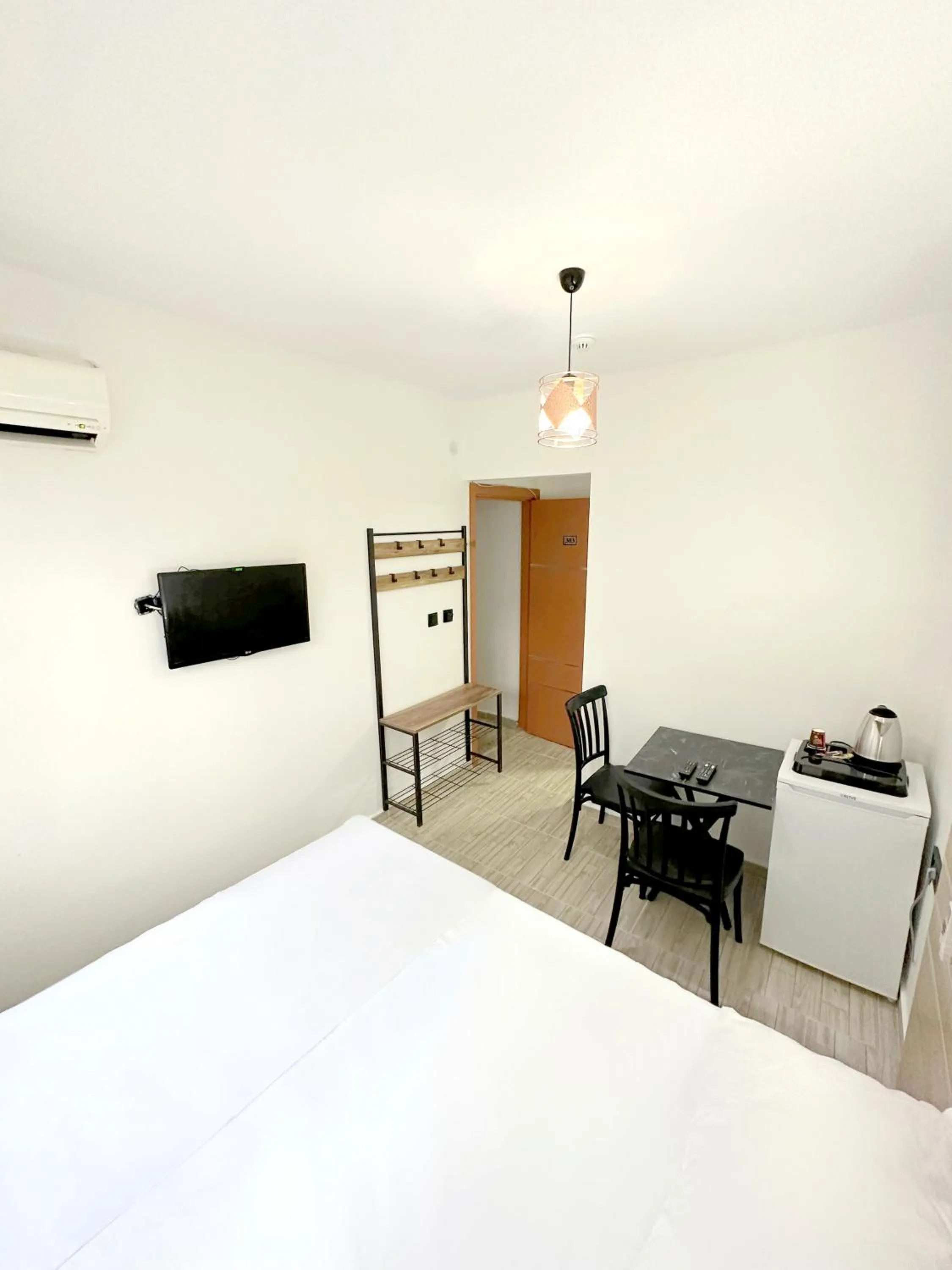 Photo of the whole room in Menesa Hotel