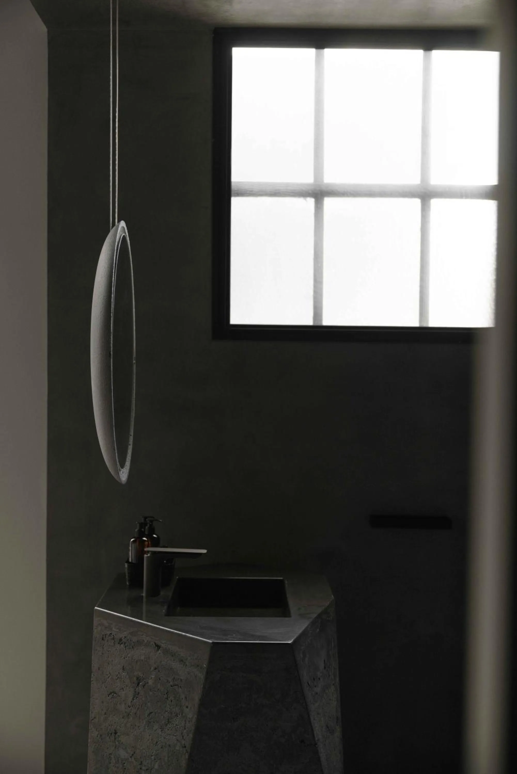 Bathroom in kodō hotel - Heart of LA Arts District