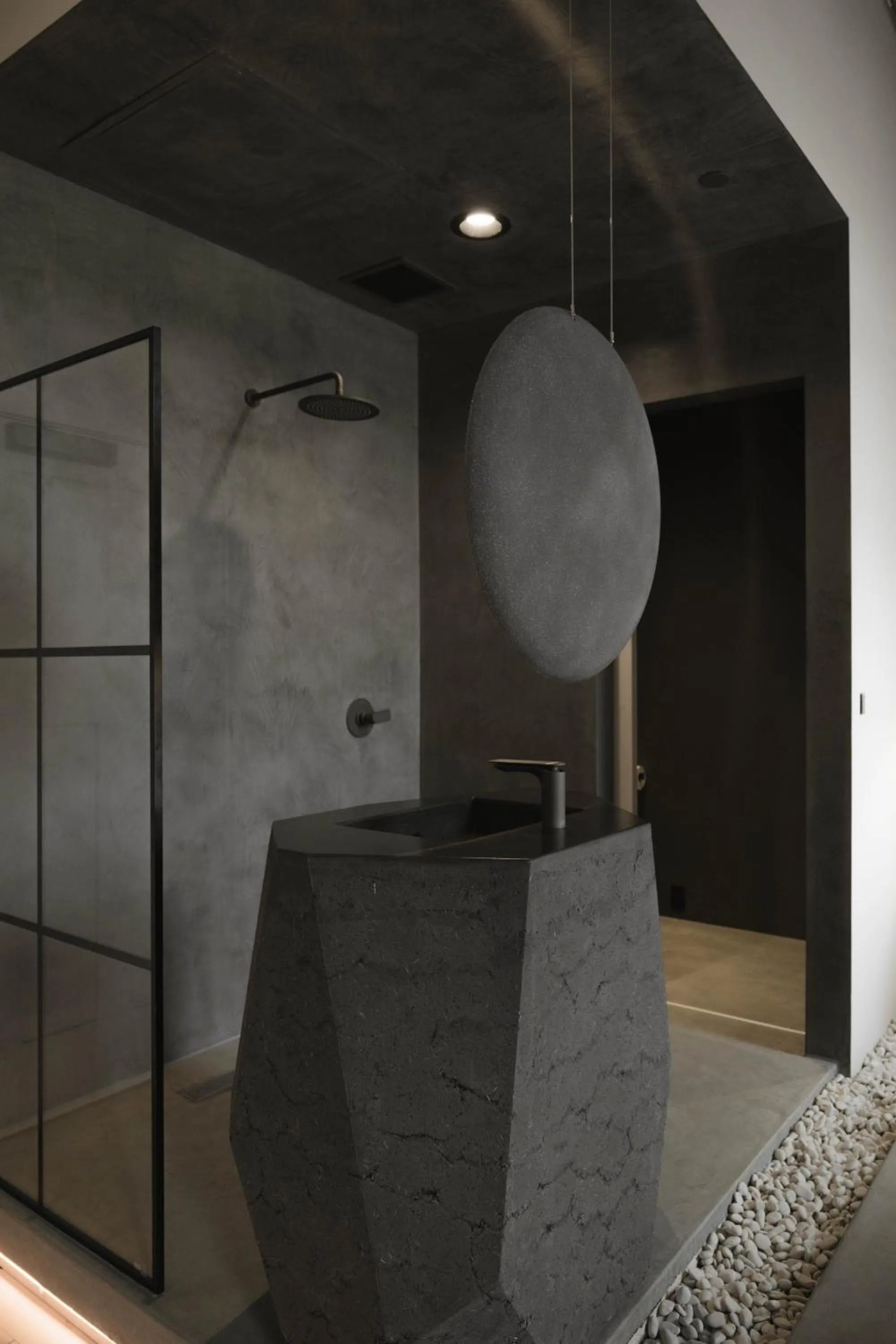 Toilet in kodō hotel - Heart of LA Arts District