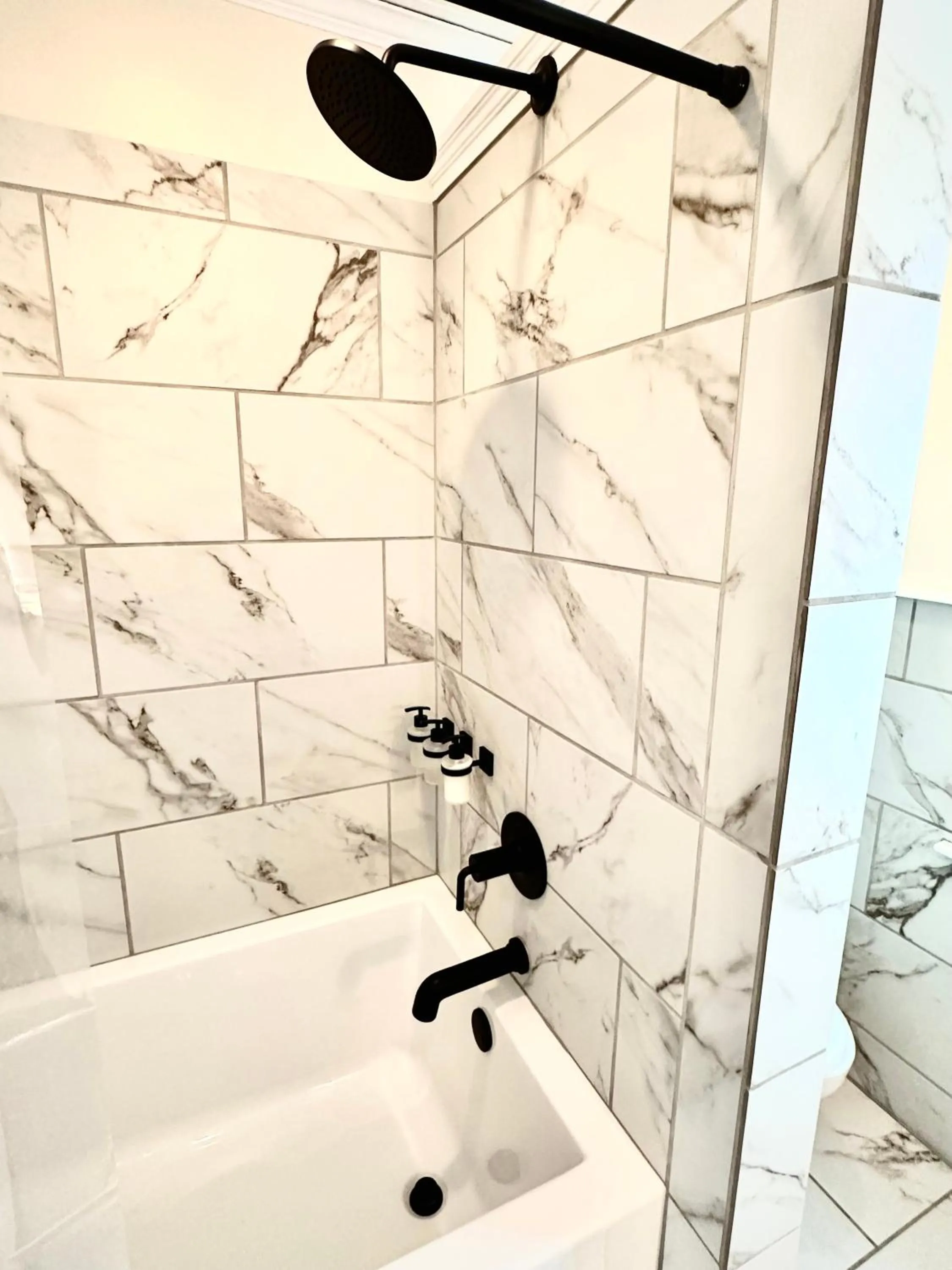 Shower in Orcas Hotel