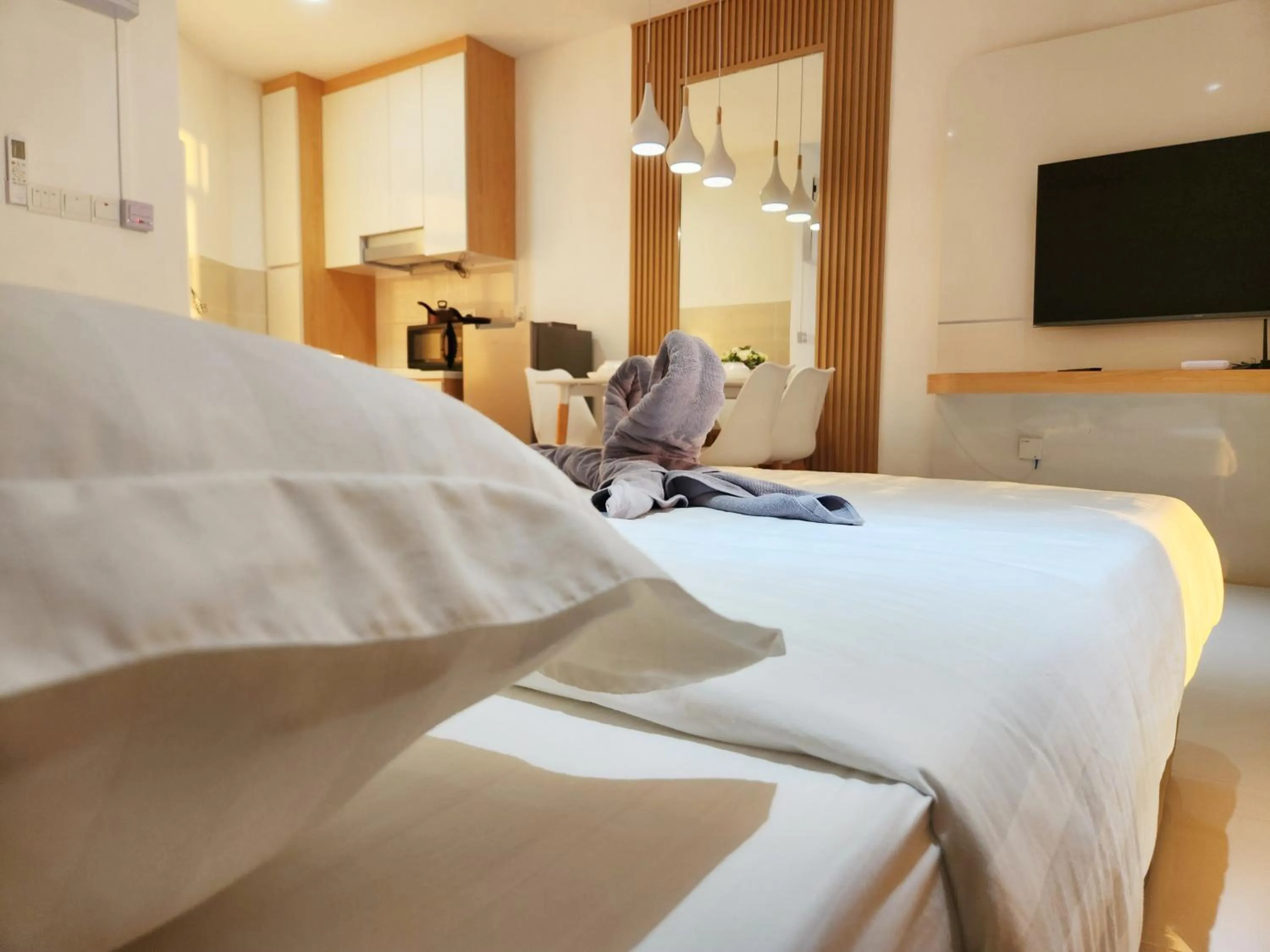 Bed in The Shore Kota Kinabalu City Centre by LW Suites