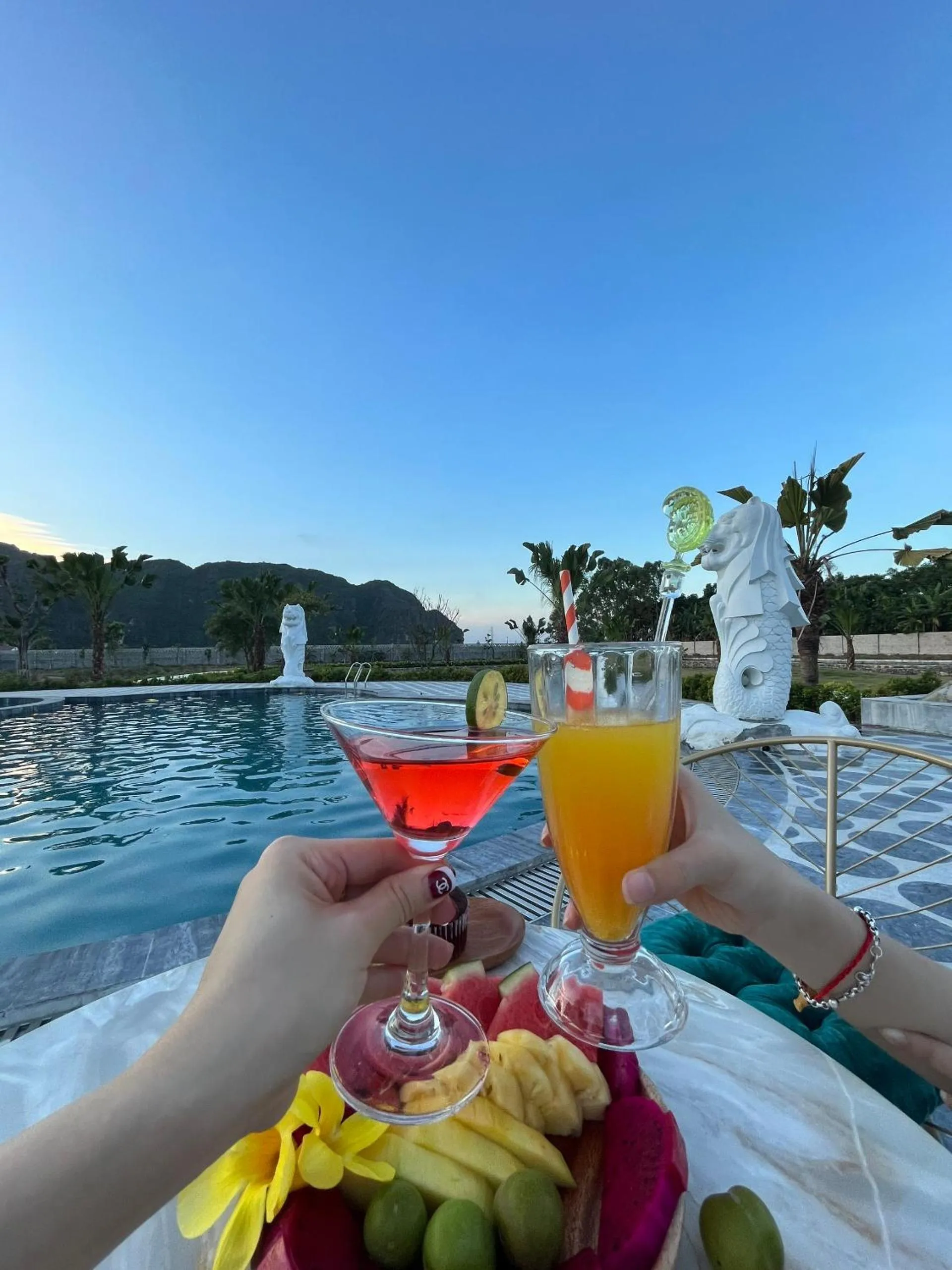 Swimming pool in Yen Nhi Hotel Ninh Binh