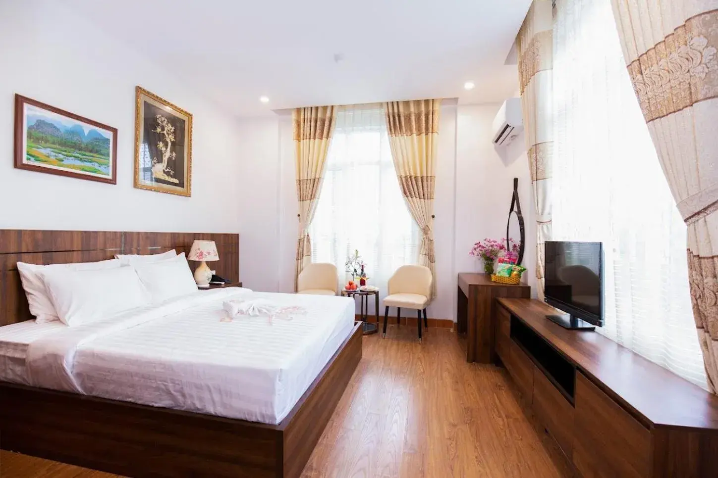 Deluxe Double or Twin Room in Yen Nhi Hotel Ninh Binh Deluxe Double or Twin Room in Yen Nhi Hotel Ninh Binh