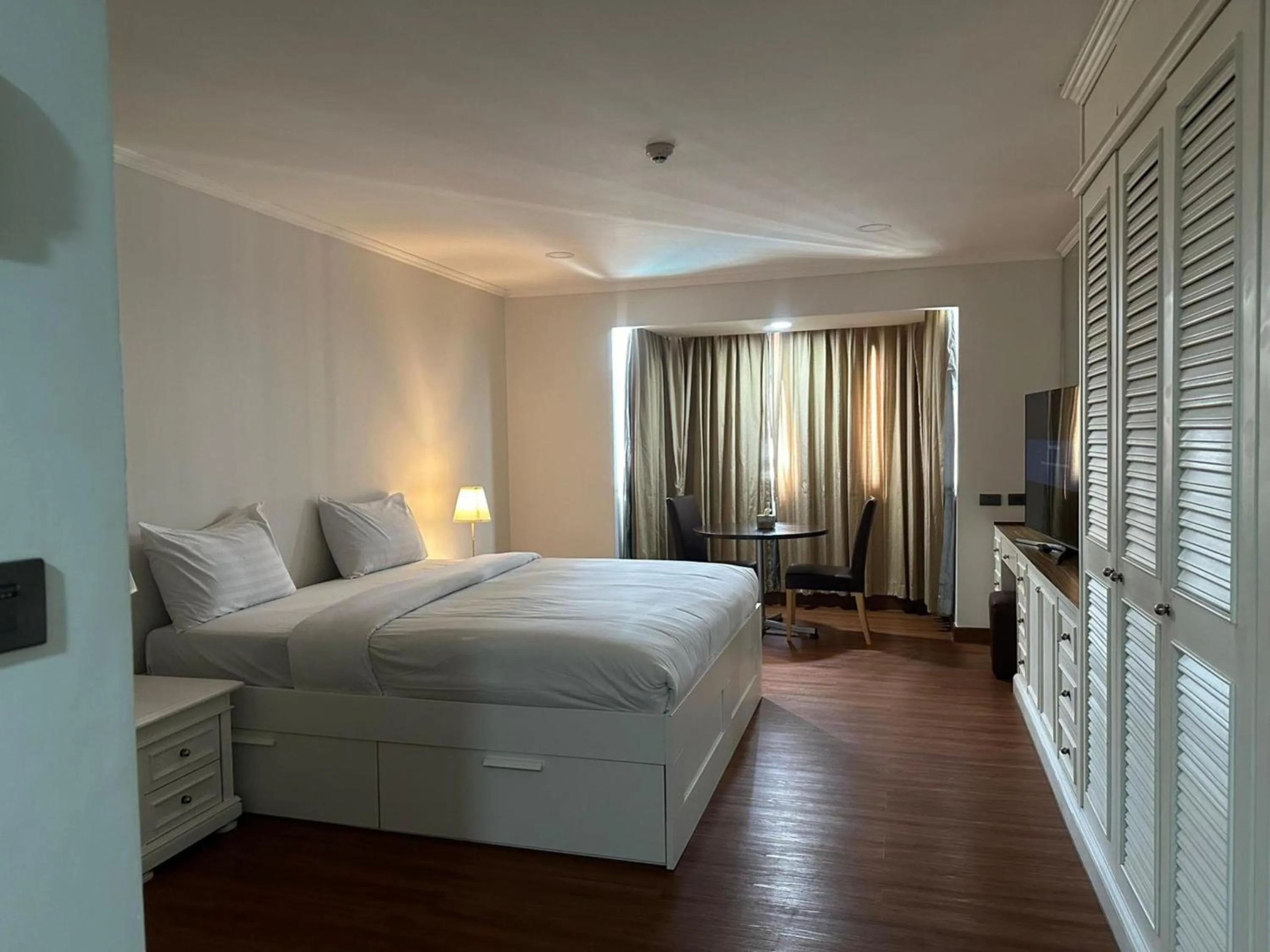 Bedroom, Bed in Omni Tower Cozy Apartments by Direct Rooms