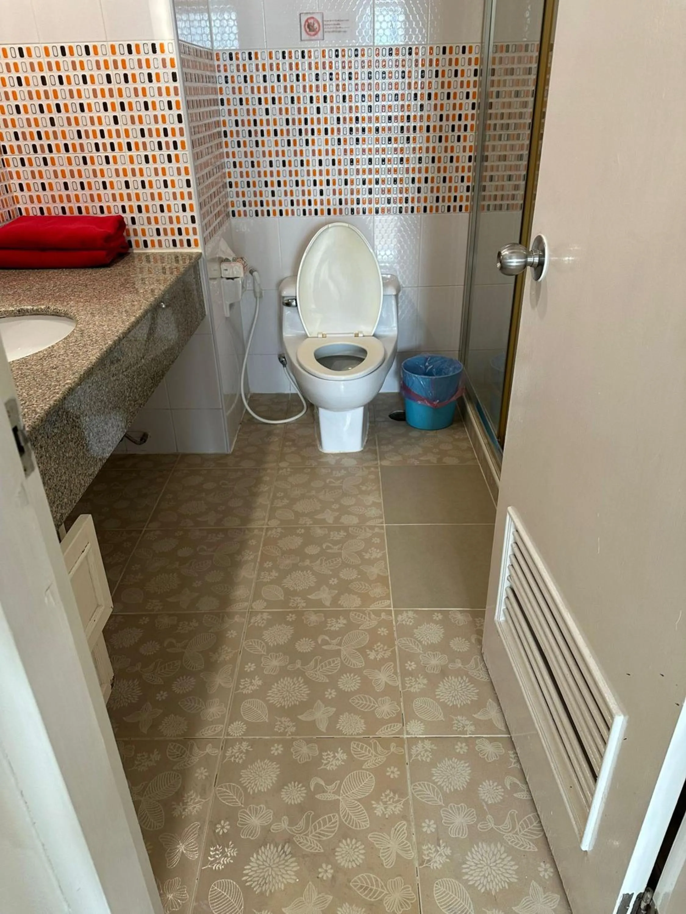 Shower in Omni Tower Cozy Apartments by Direct Rooms