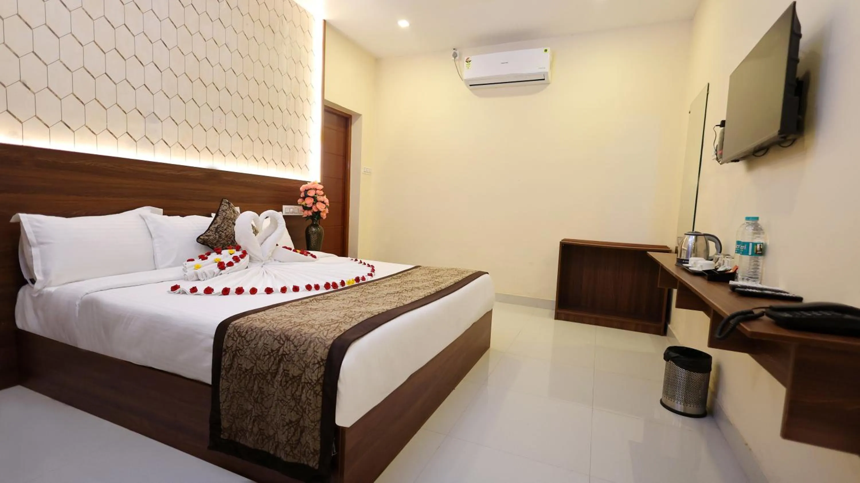 Bed in Hotel Grand Square