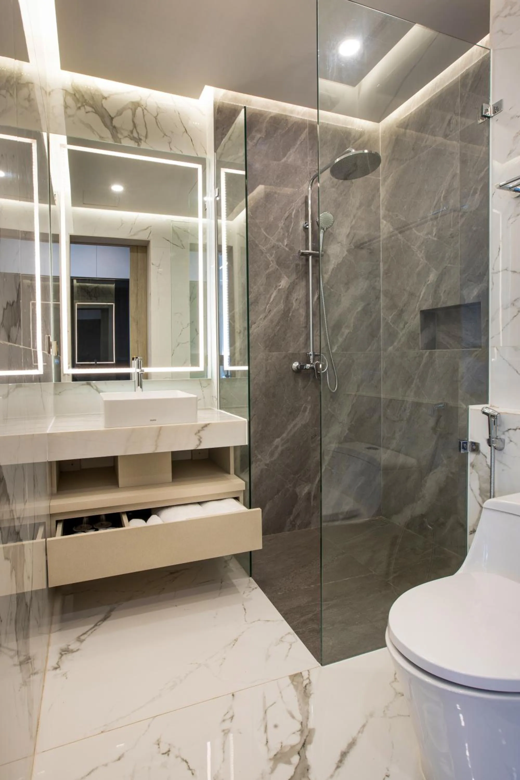 Bathroom in Kinaralana Hotel Yogyakarta