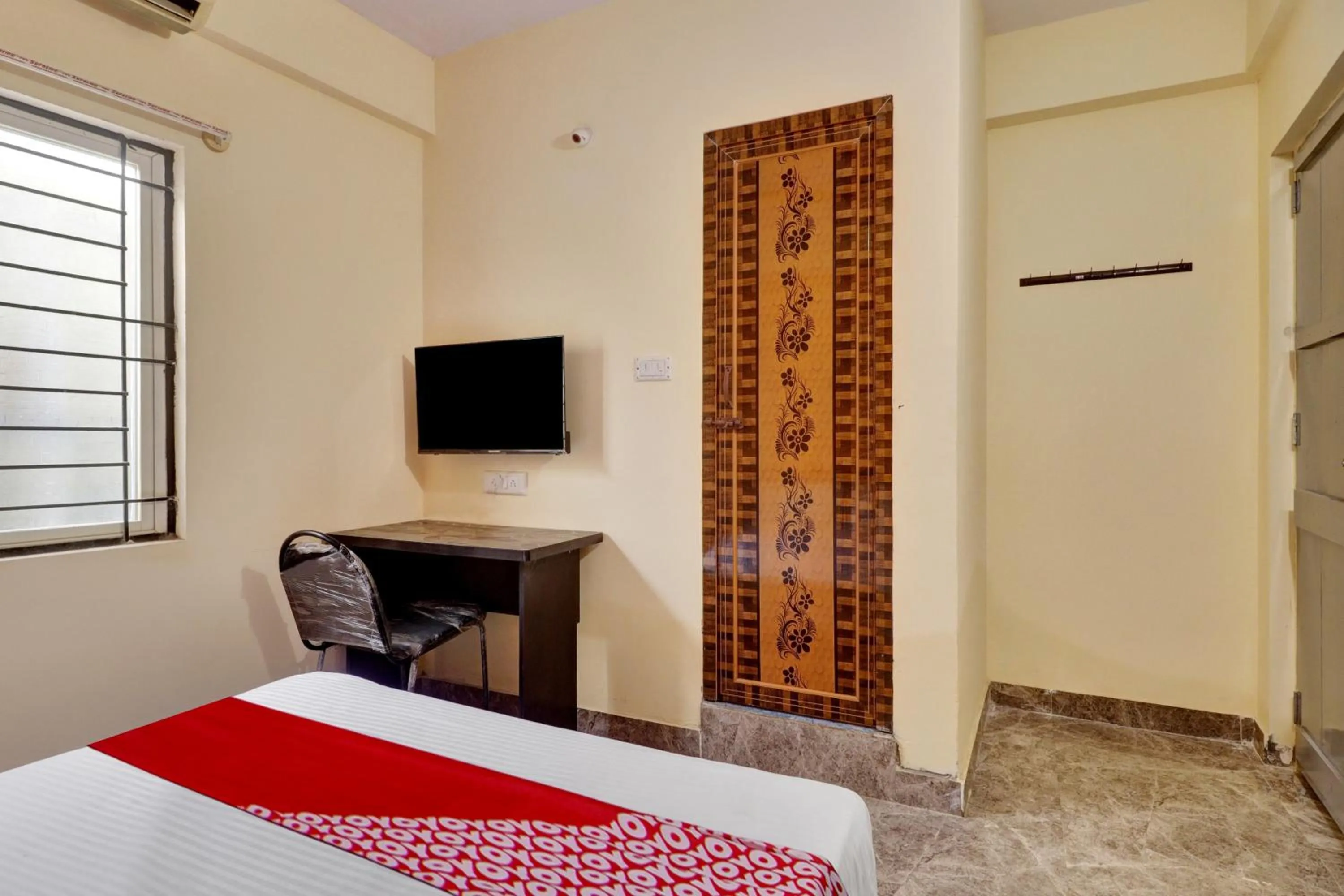 Bedroom, Bed in Hotel O PALMS INN ROOMS