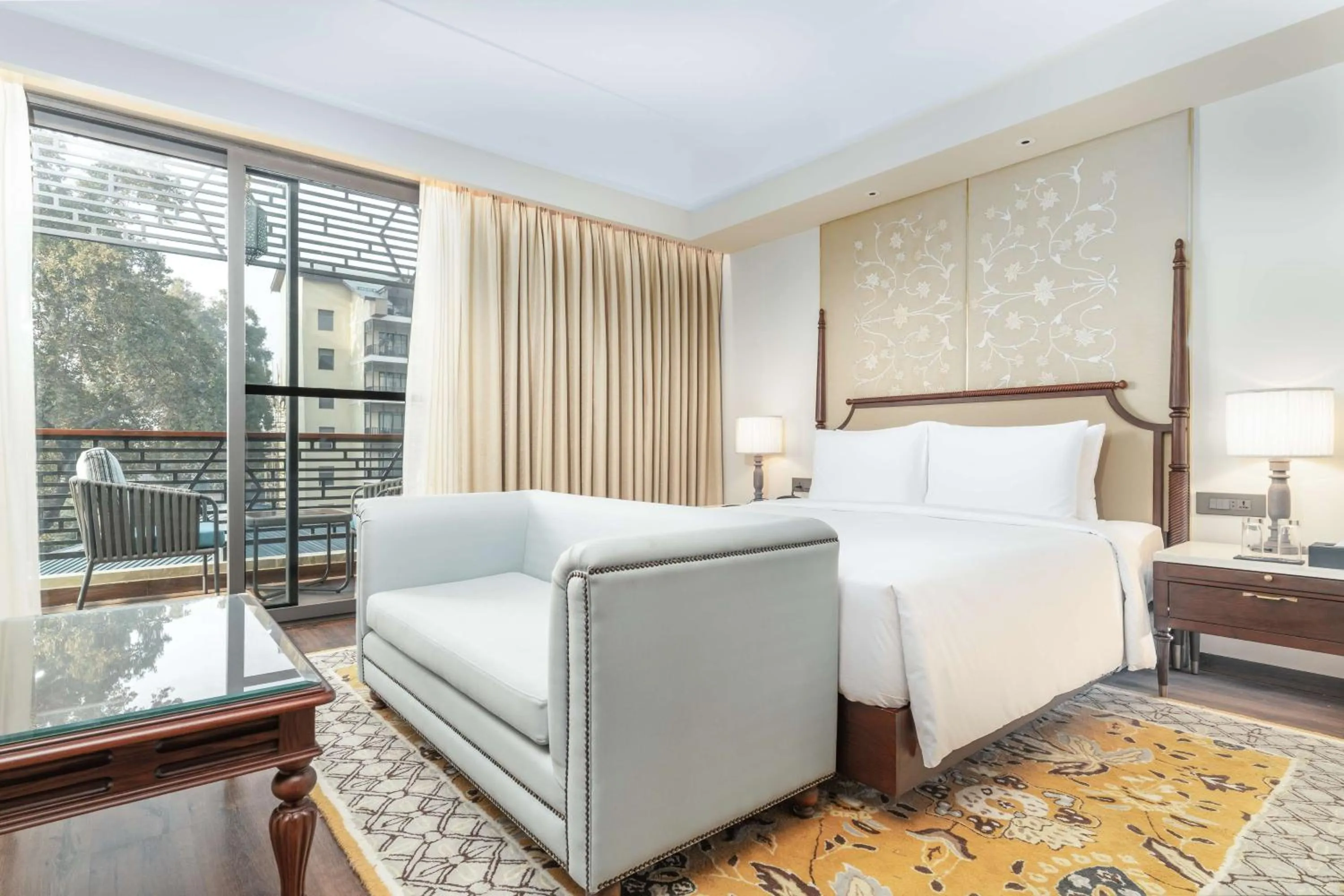 Photo of the whole room, Bed in Radisson Collection Hotel & Spa, Riverfront Srinagar