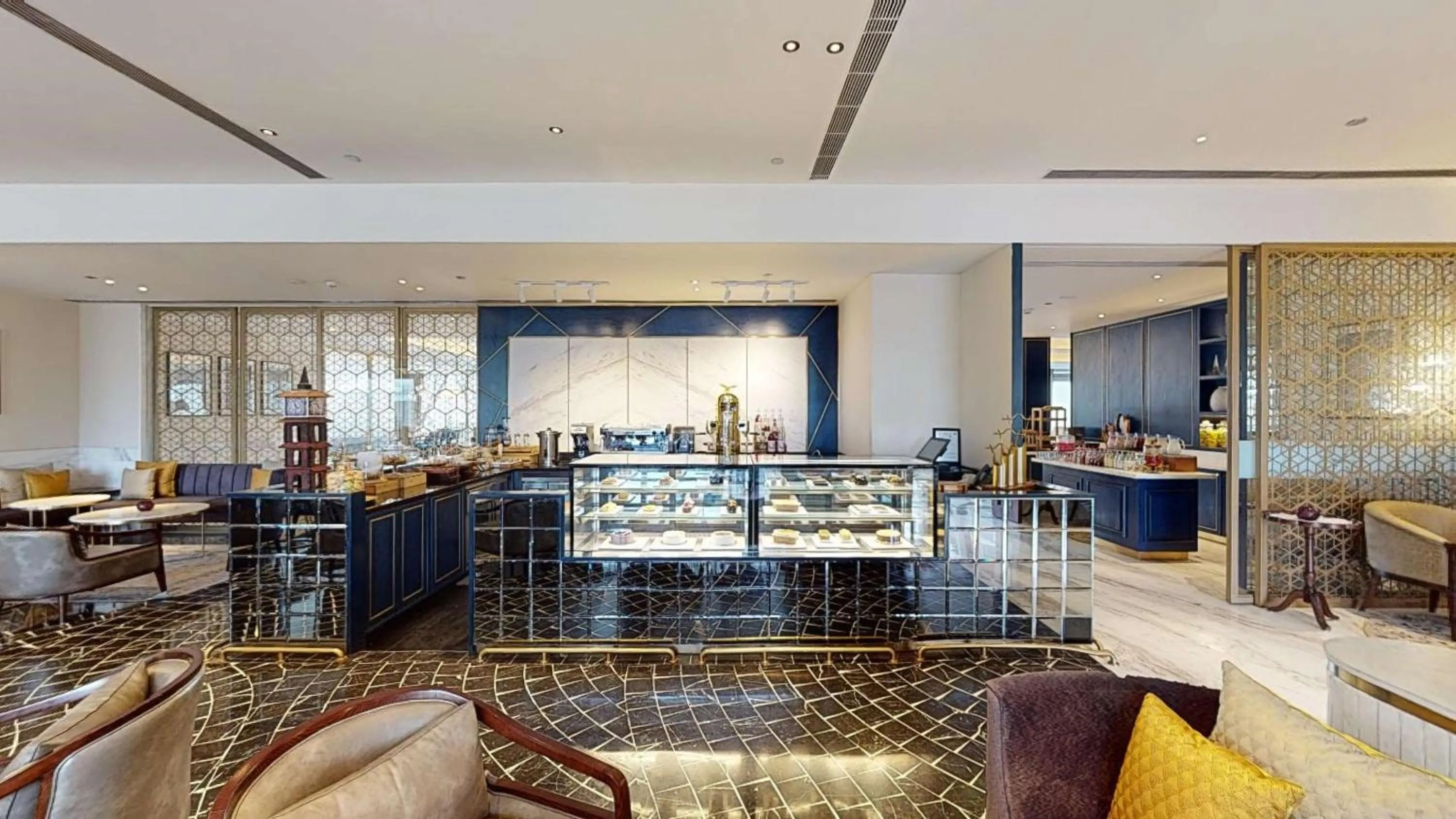 Lounge or bar in Radisson Collection Hotel & Spa, Riverfront Srinagar