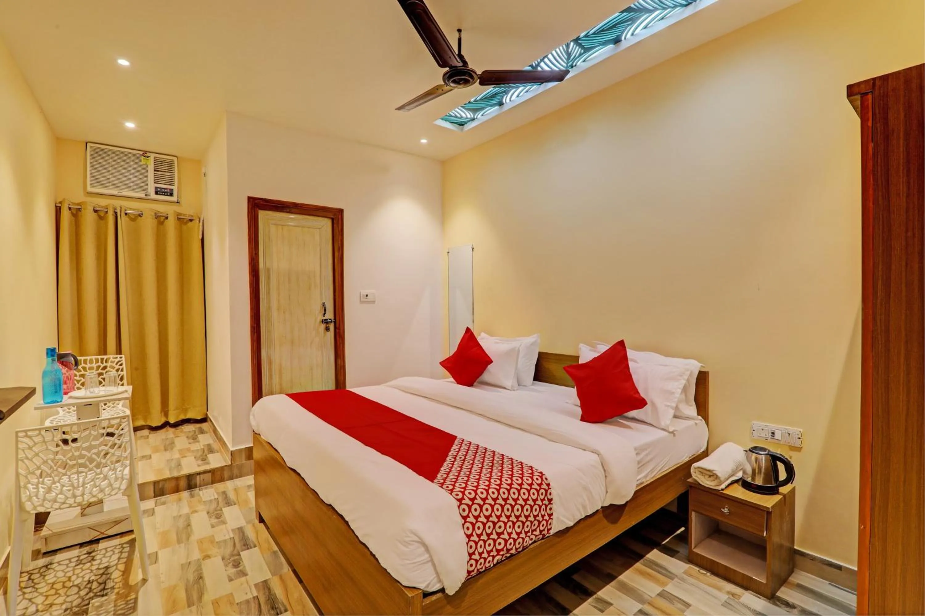 Hotel O Royal Regency Palace