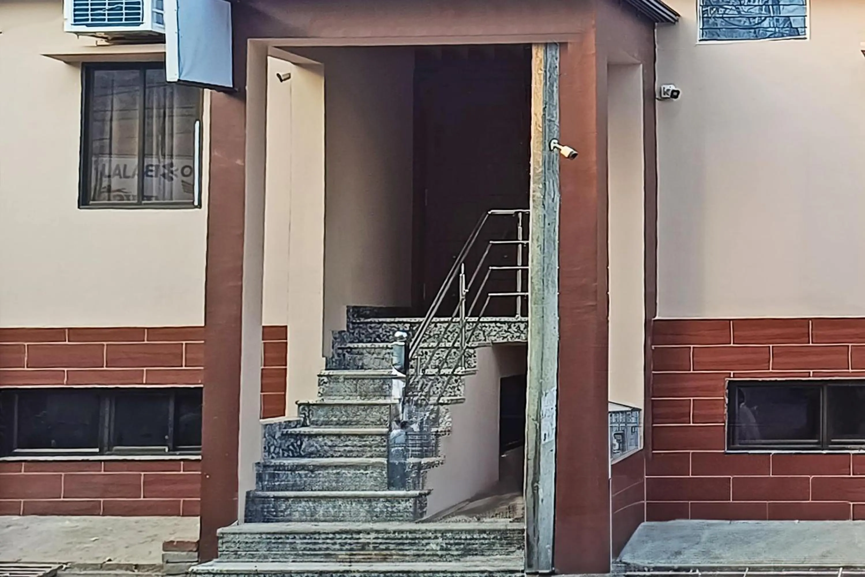 Facade/entrance in Hotel O Royal Regency Palace