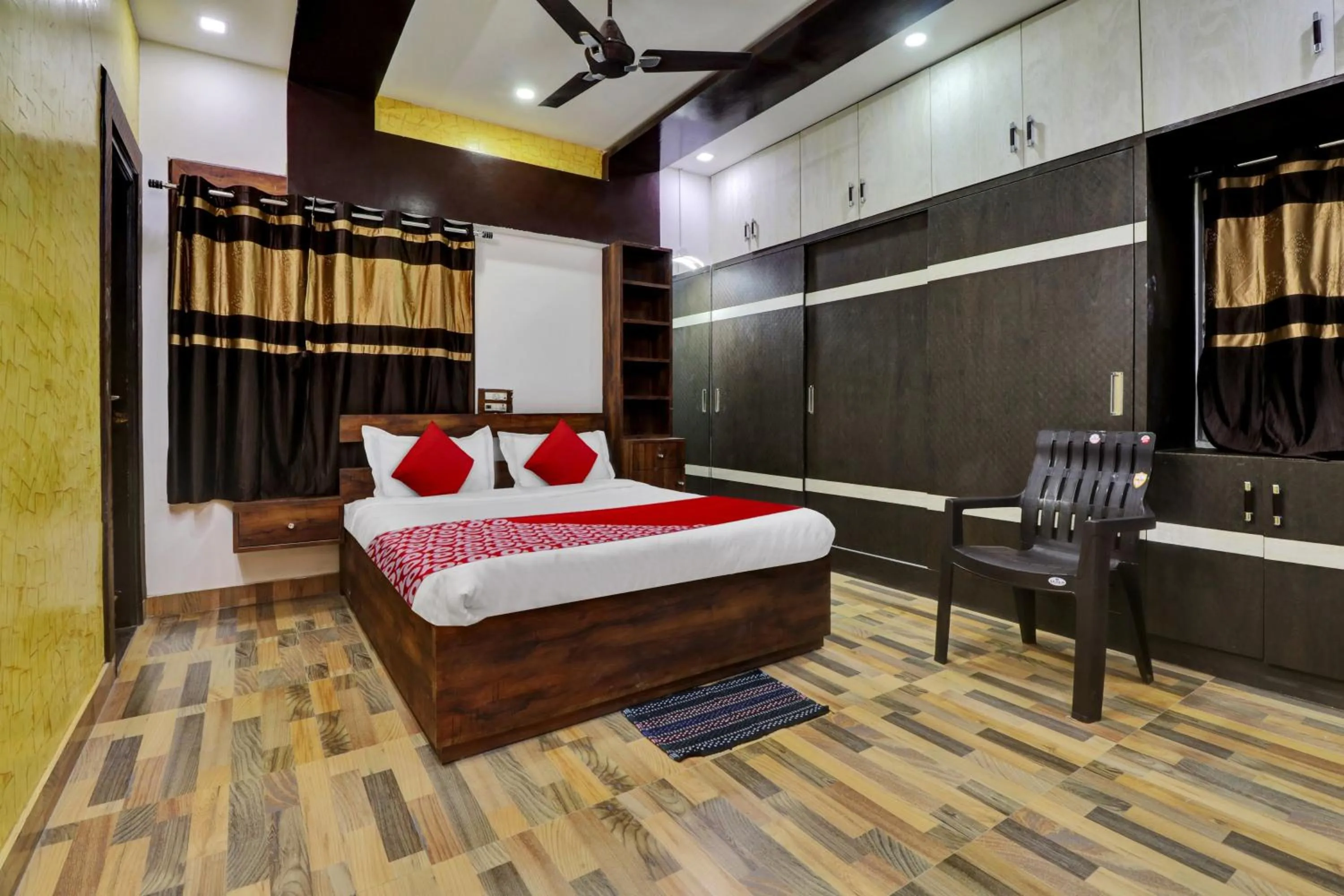 Bedroom, Bed in Hotel O SESHADRI HOMESTAY