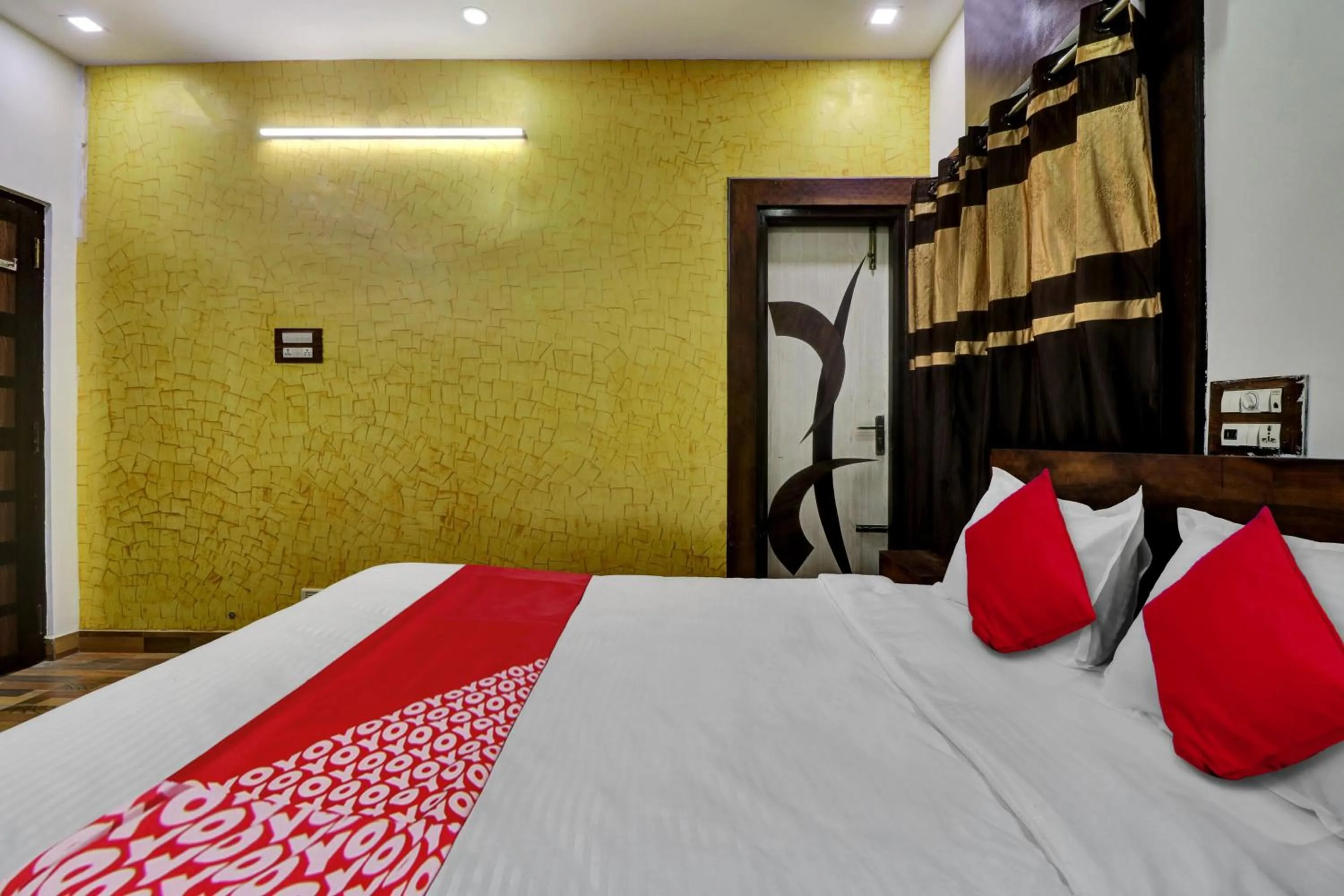 Bedroom, Bed in Hotel O SESHADRI HOMESTAY