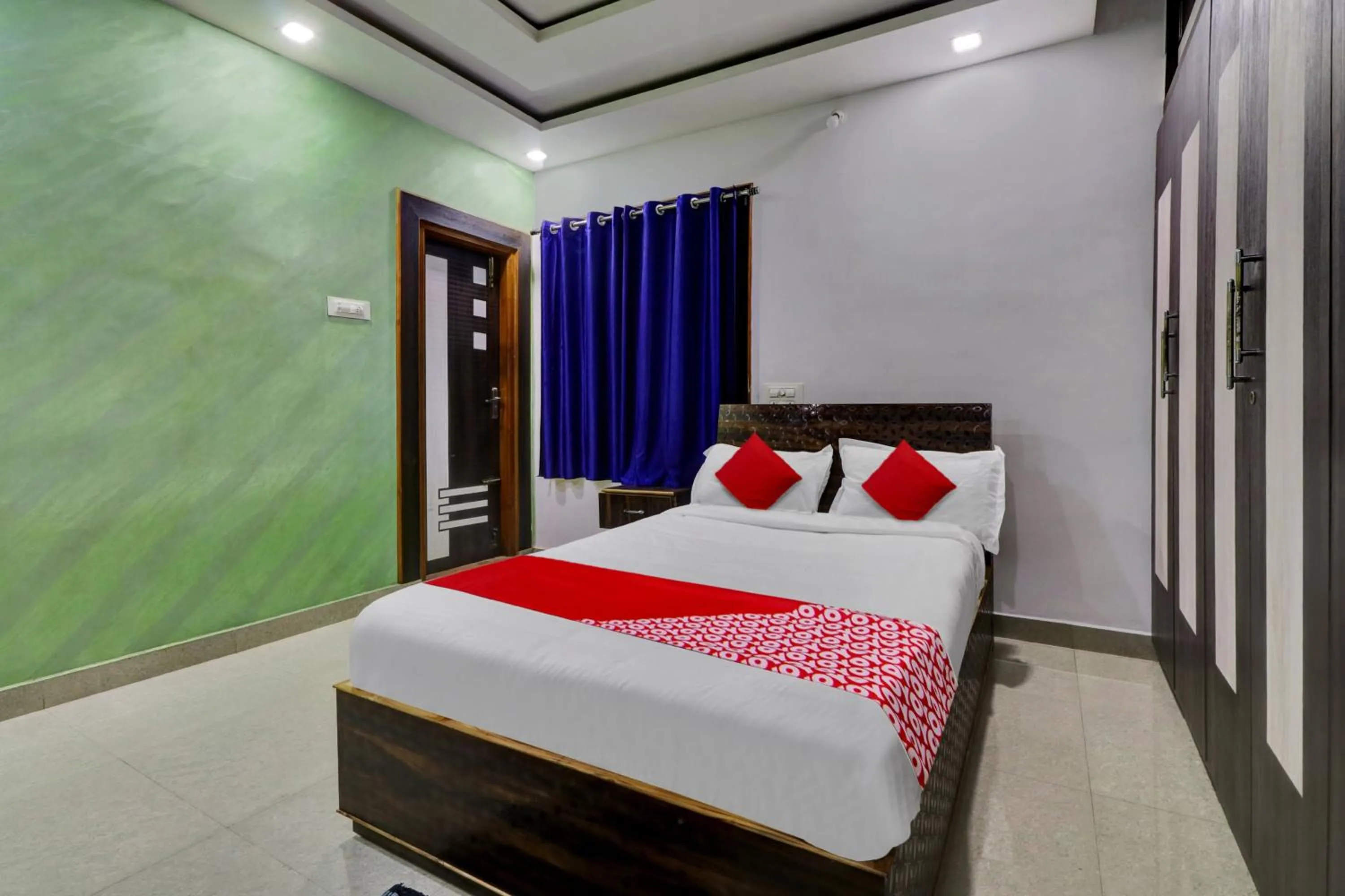 Bedroom, Bed in Hotel O SESHADRI HOMESTAY