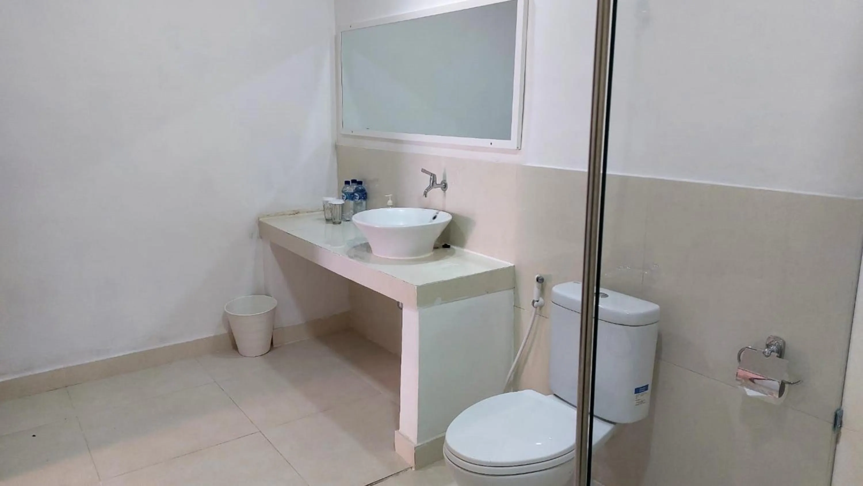 Toilet in Grand Melka Hotel