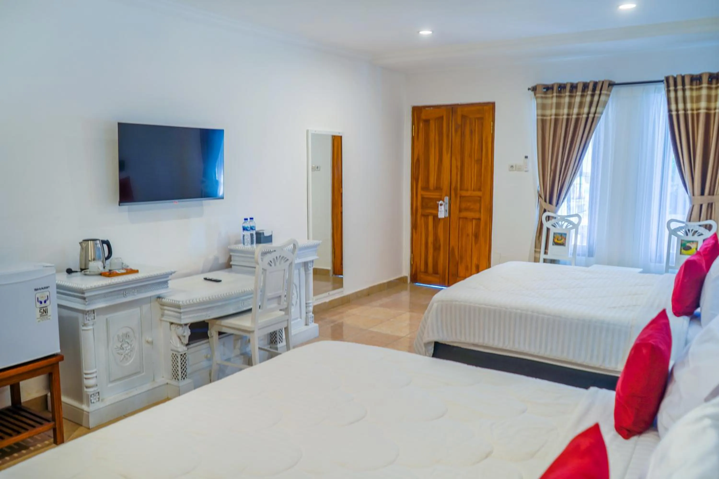 Bedroom, Bed in Grand Melka Hotel