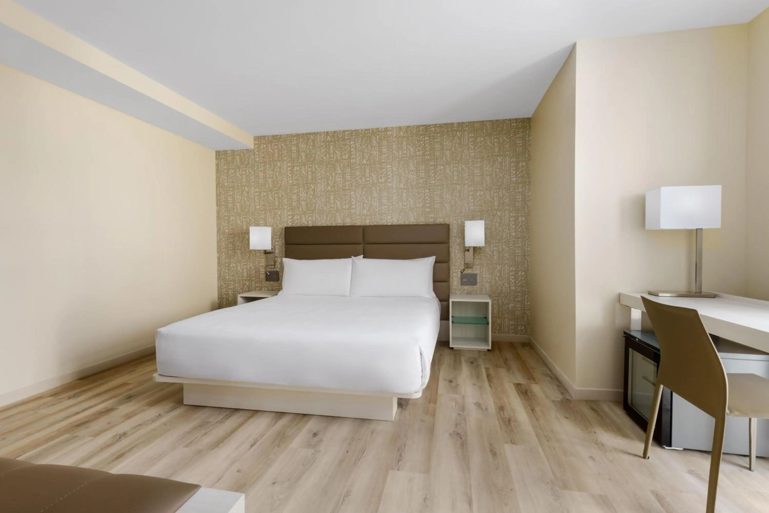Photo of the whole room, Bed in AC Hotel by Marriott Naples 5th Avenue