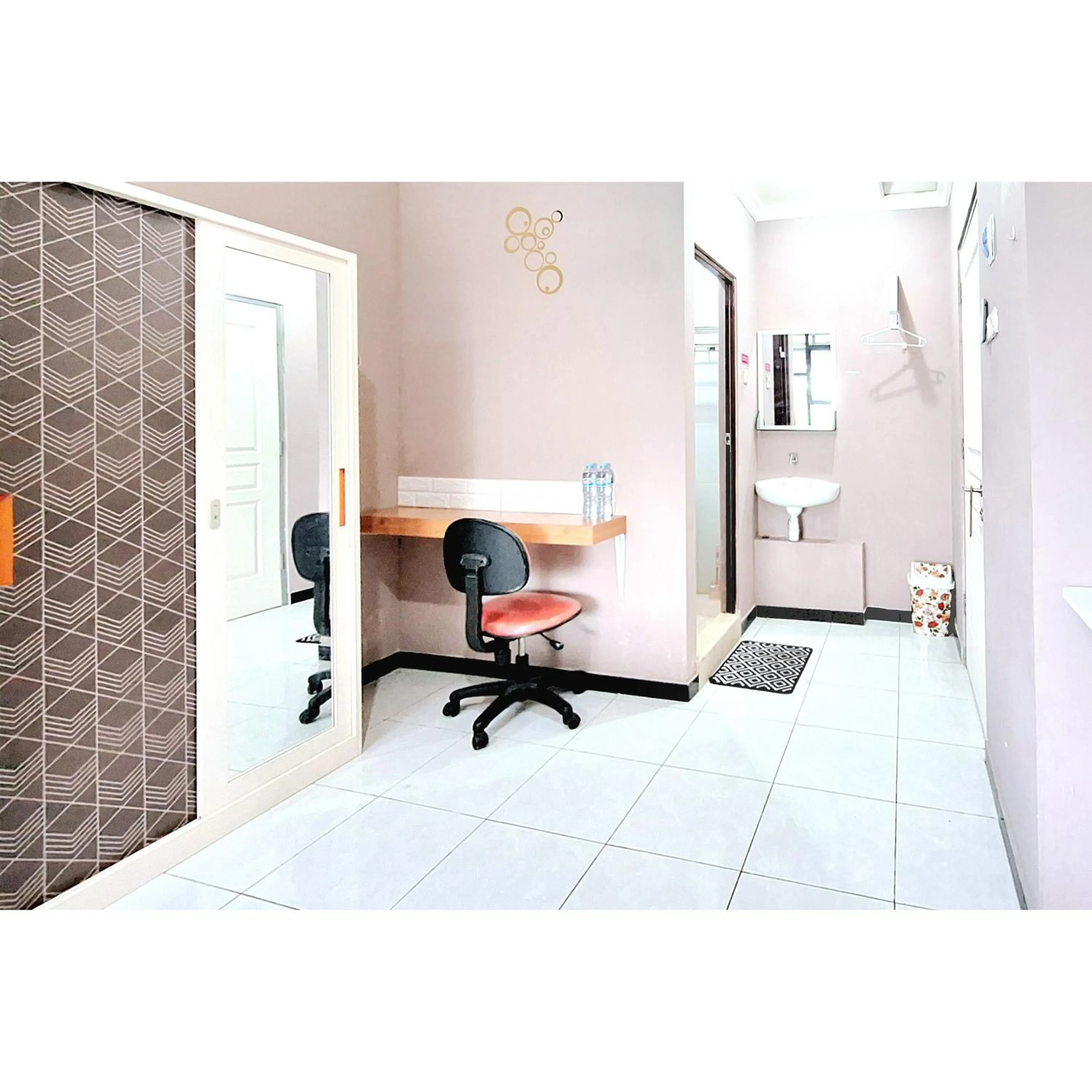 Bedroom in Home Inggil RedPartner