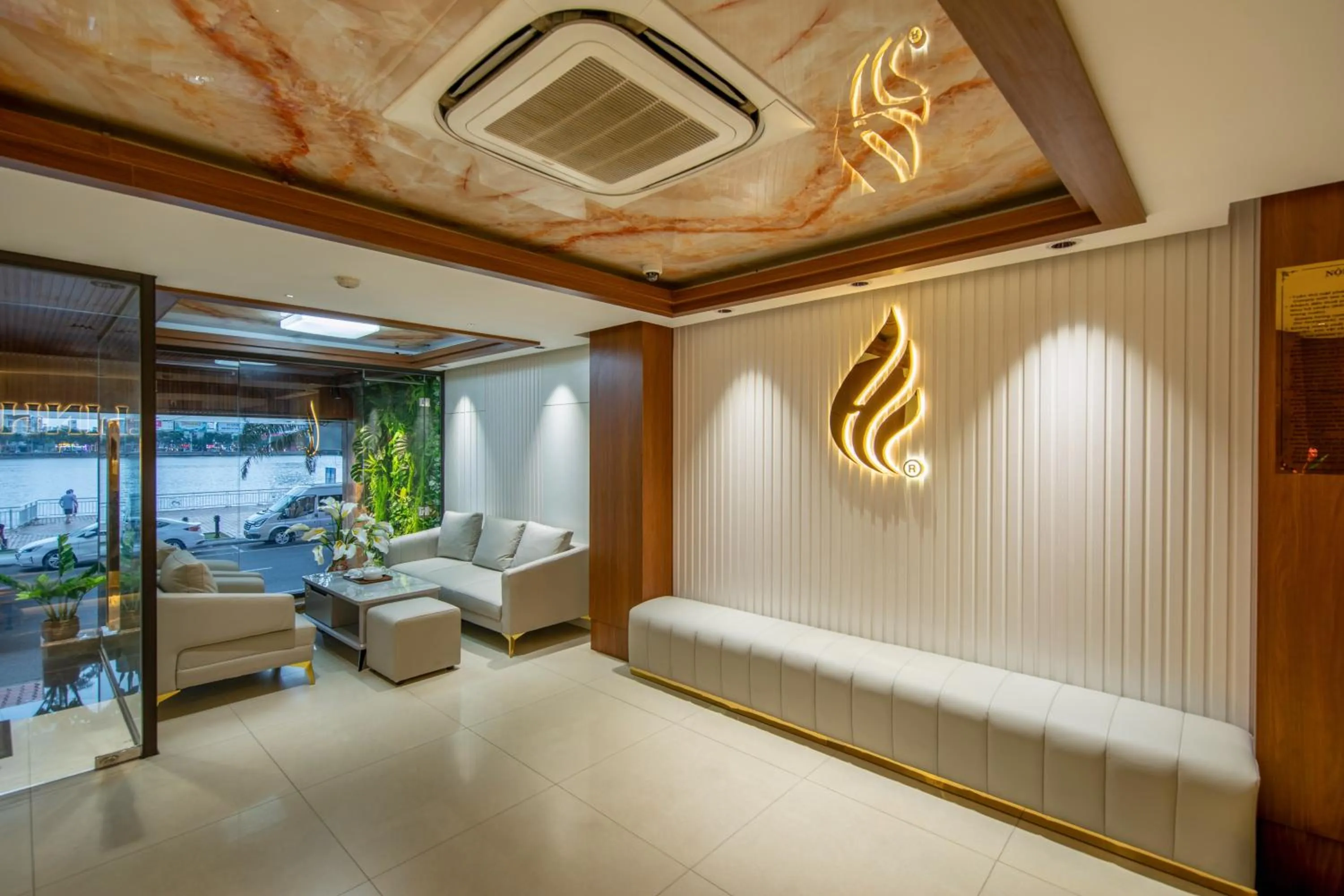 Lobby or reception in Hoang Linh Riverside Hotel Danang
