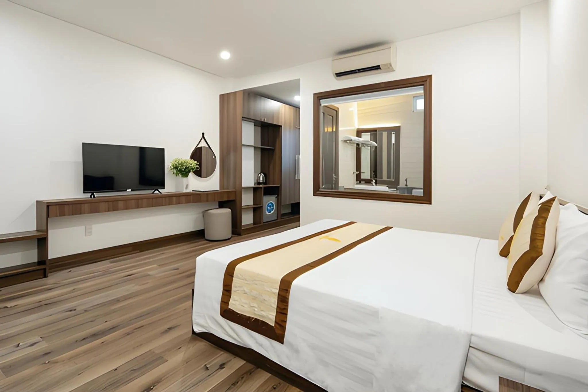 Bedroom in Hoang Linh Riverside Hotel Danang