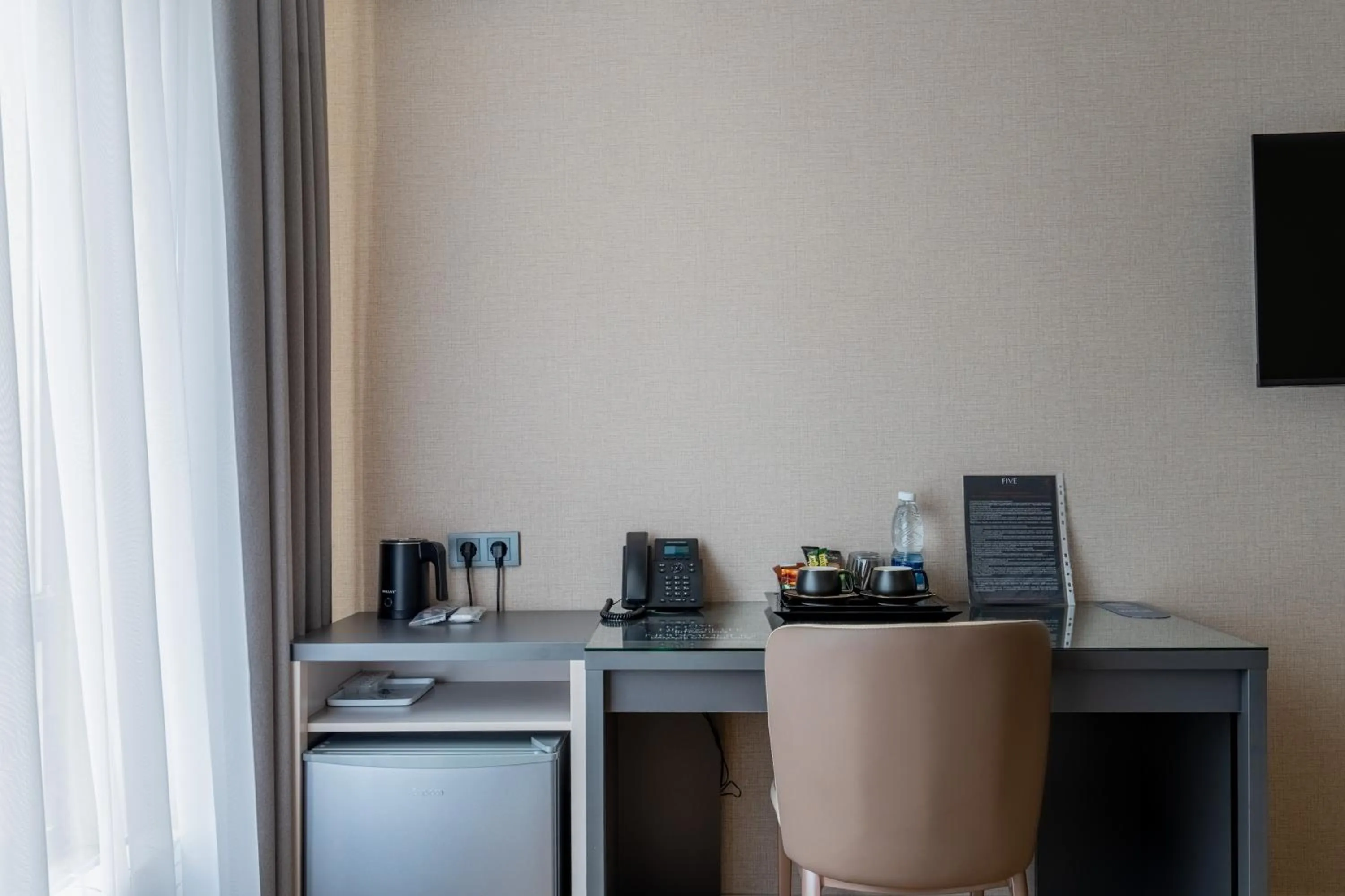 Coffee/tea facilities in Five Hotel