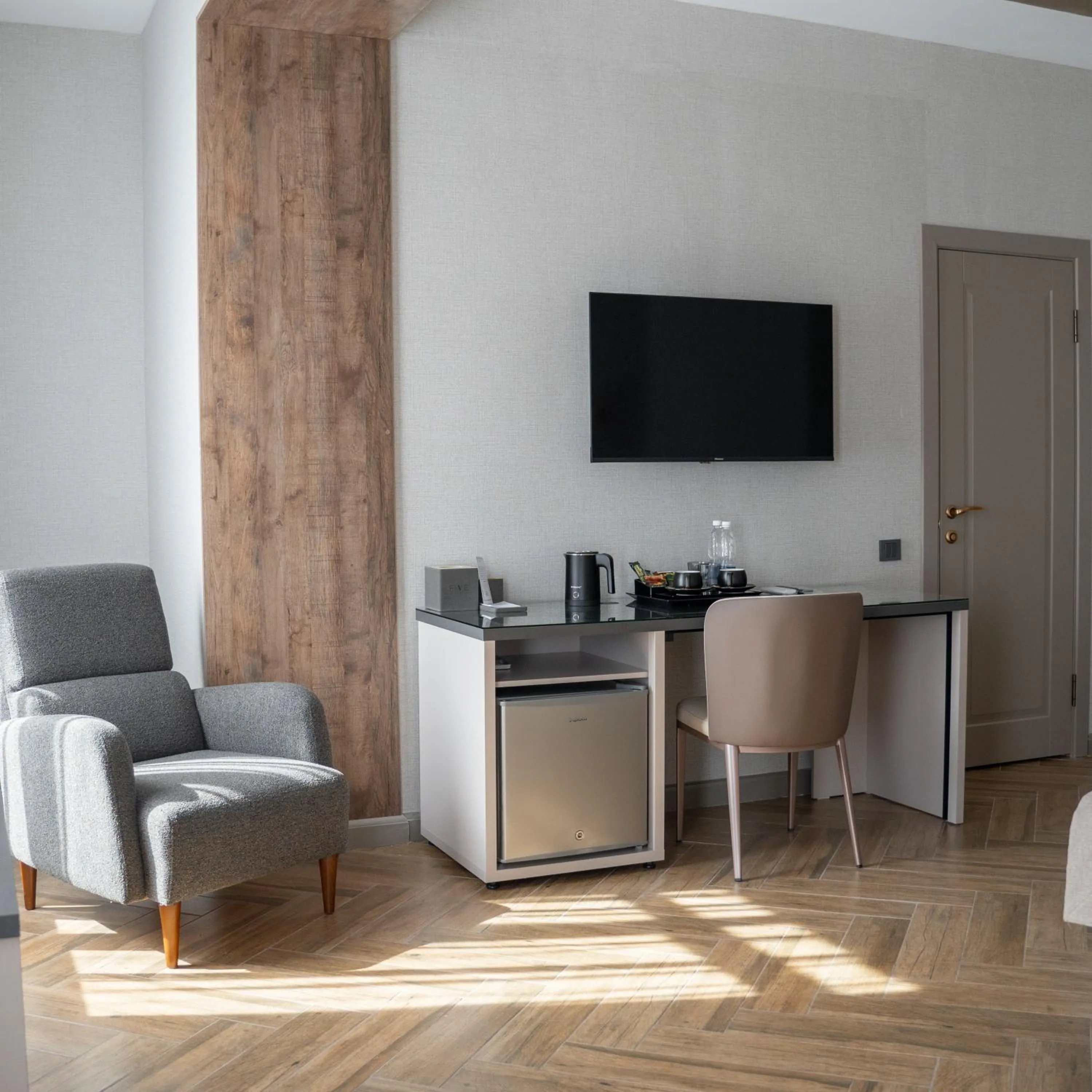 TV and multimedia in Five Hotel