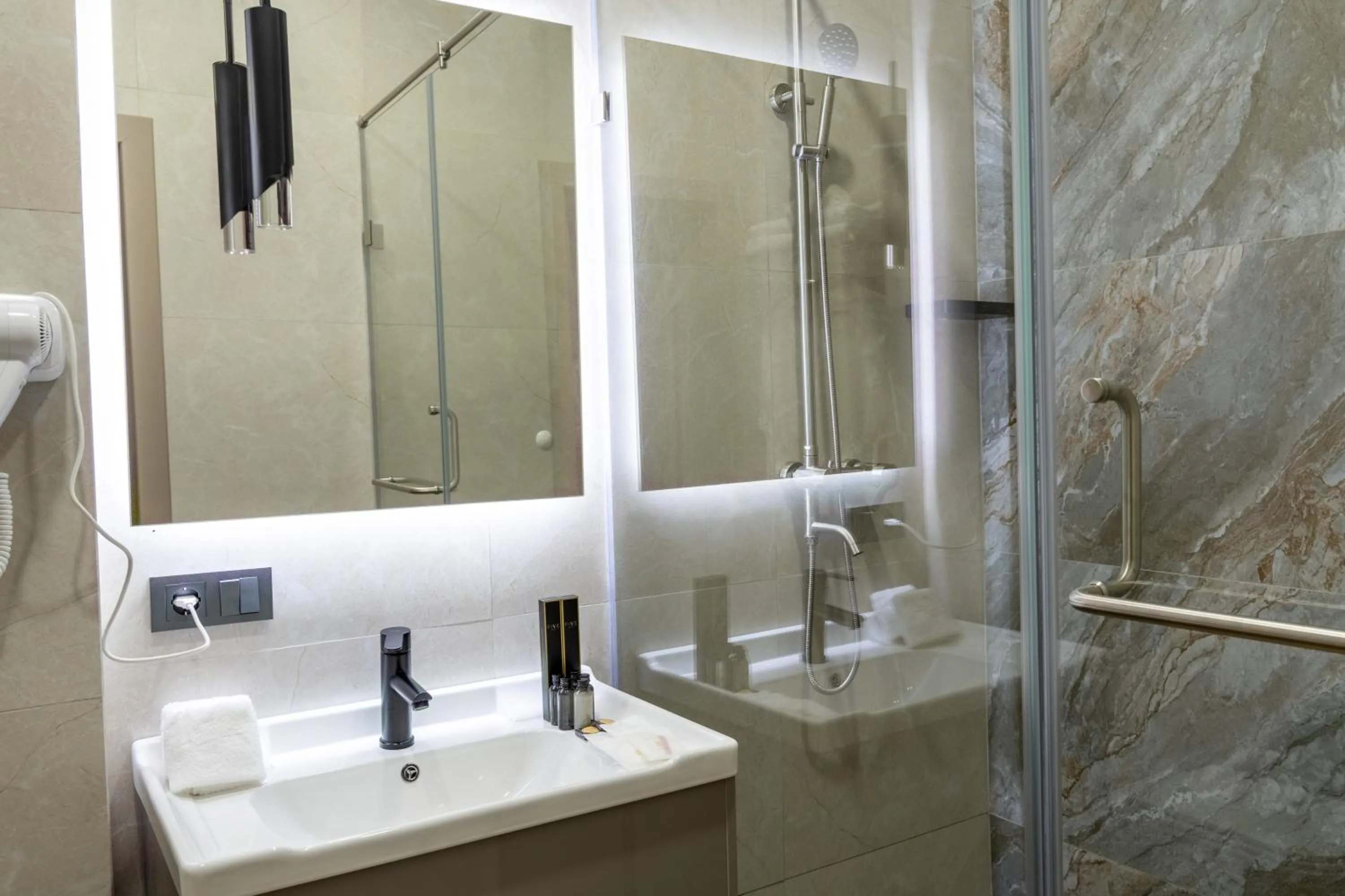 Shower in Five Hotel