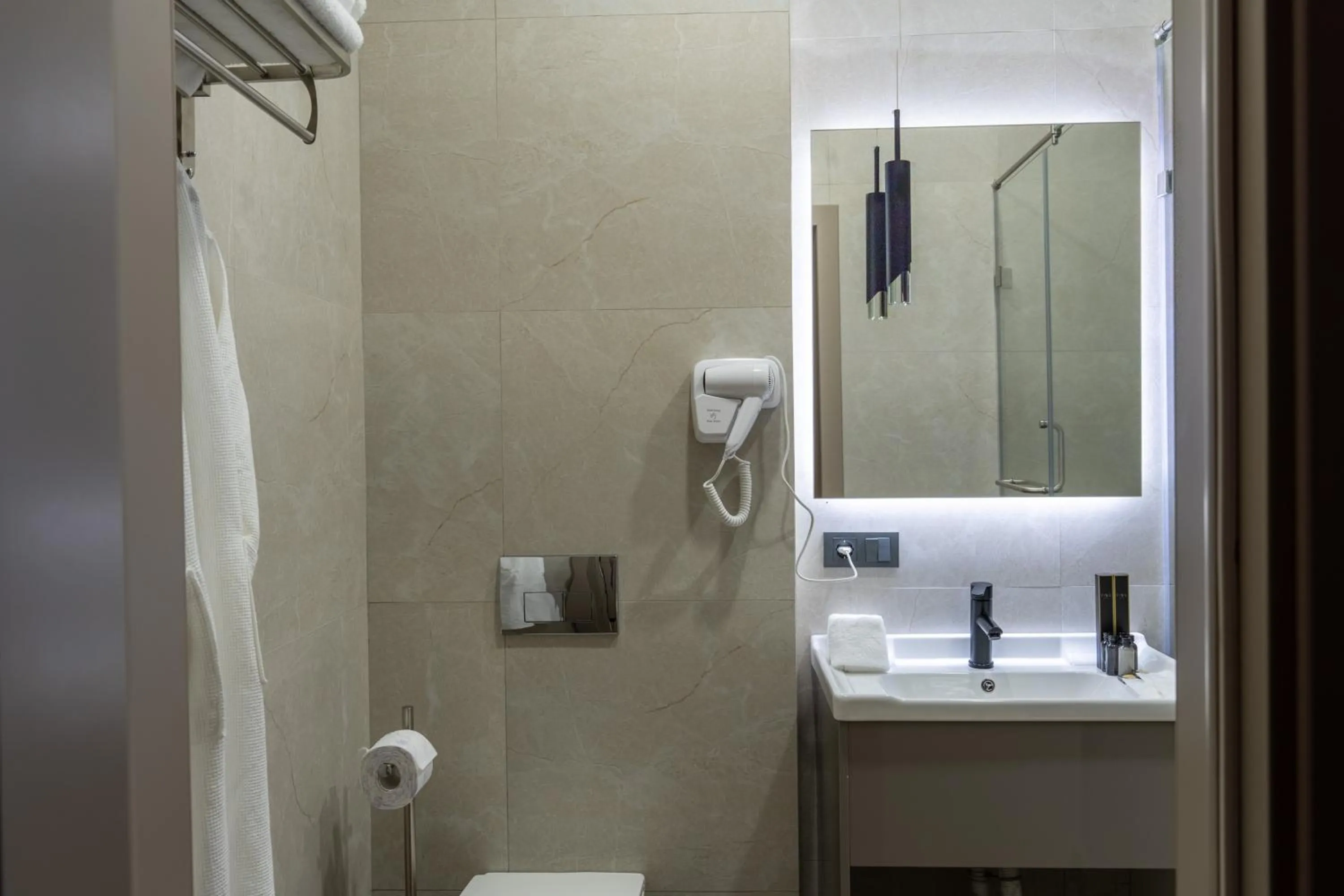 Shower in Five Hotel