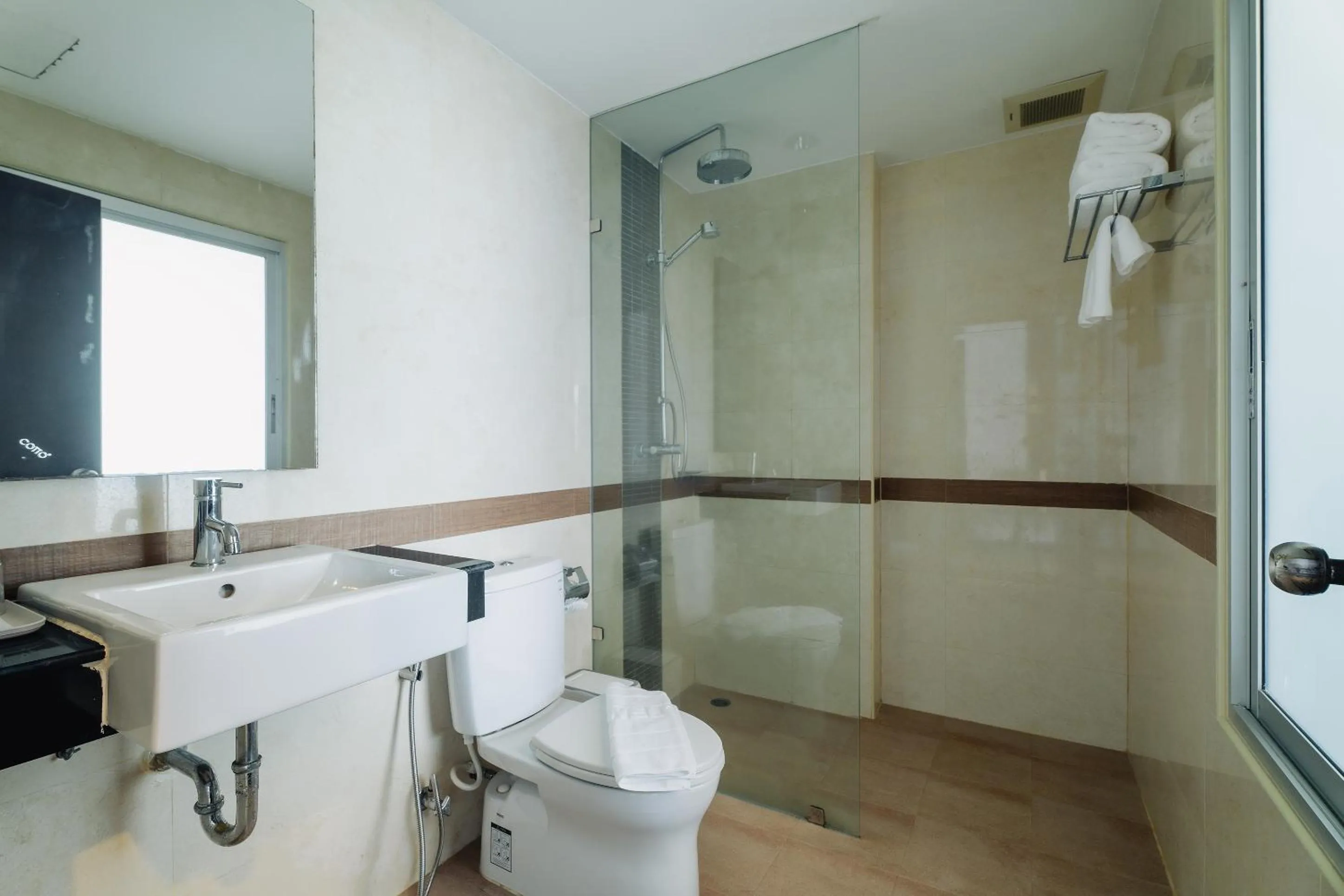 Shower in Di Yana Patong