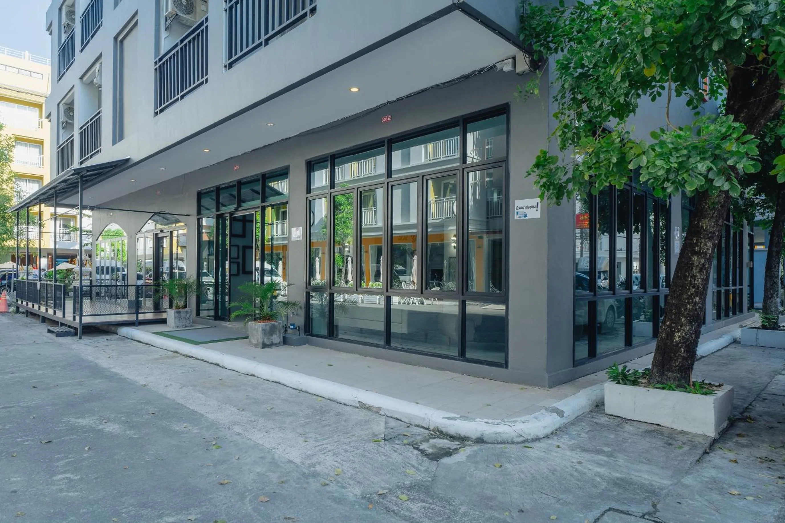 Property building in Di Yana Patong