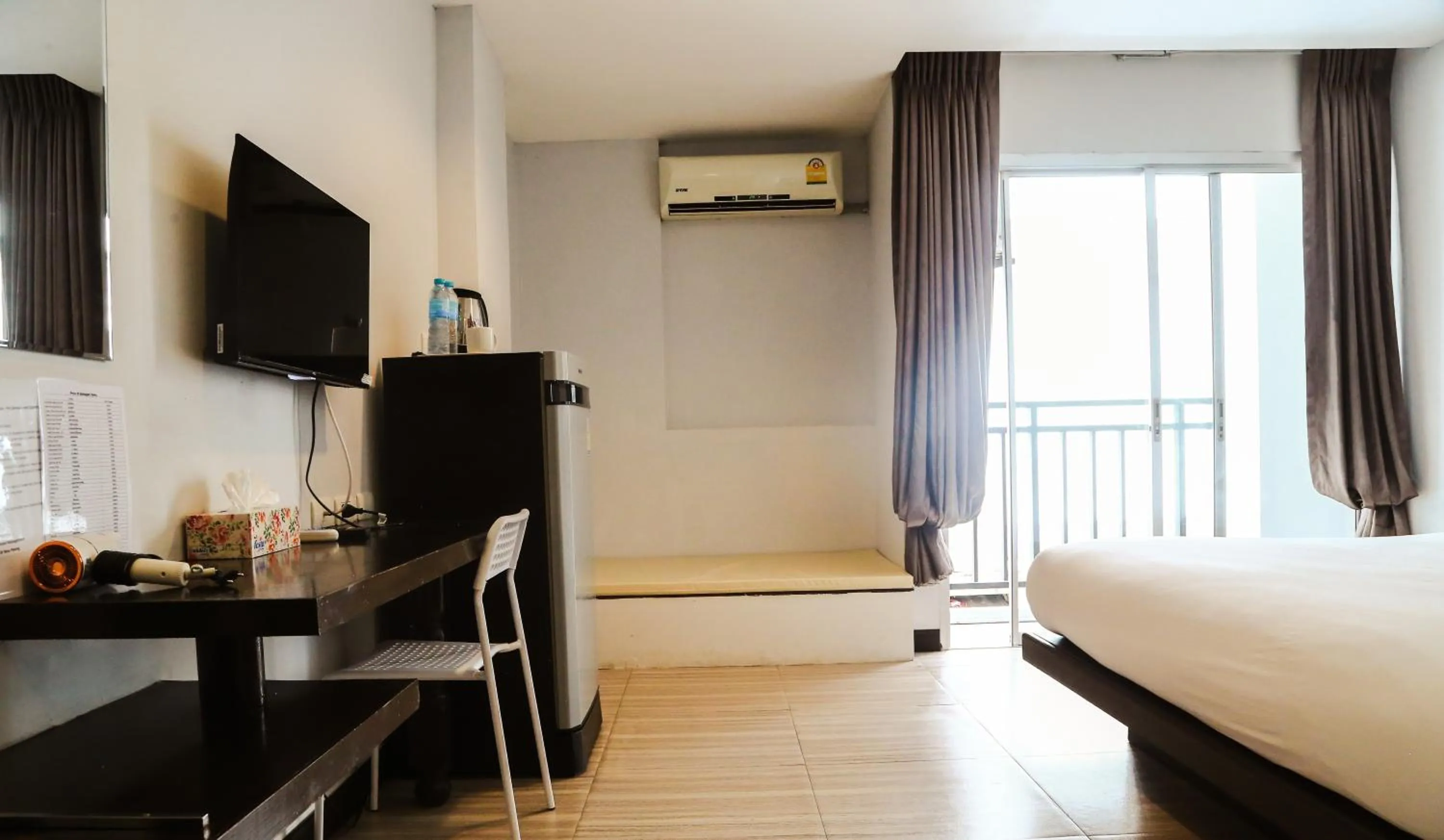 Seating area, Bed in Di Yana Patong